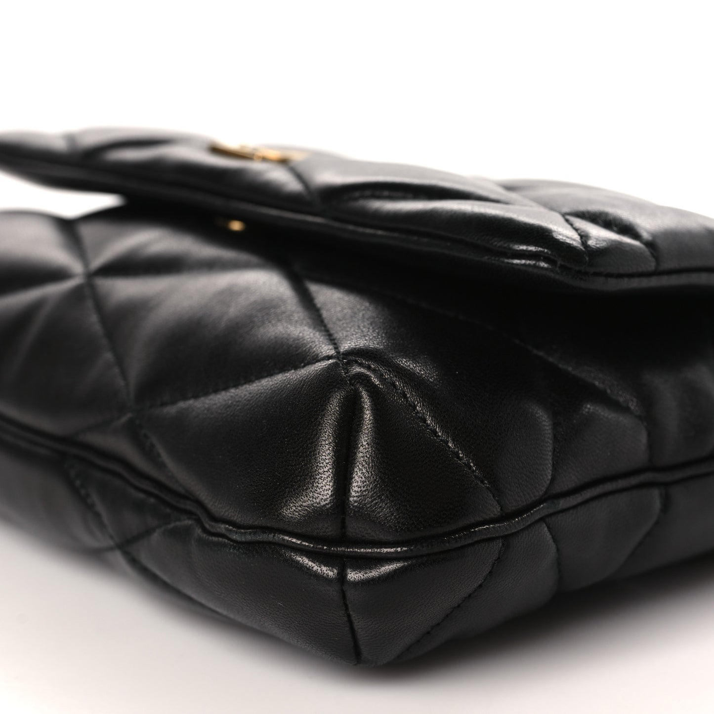 Lambskin Quilted Le 57 Diamond Shoulder Bag Black