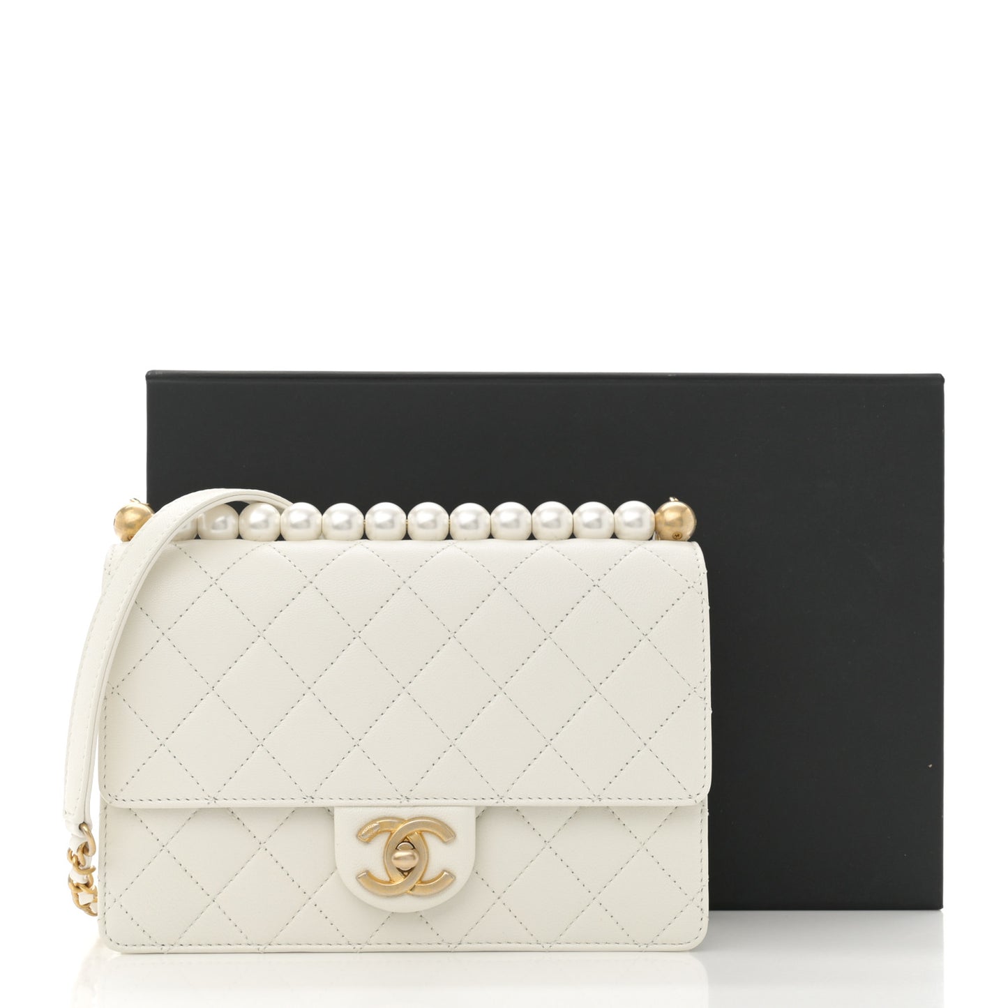 Lambskin Quilted Small Chic Pearls Flap White