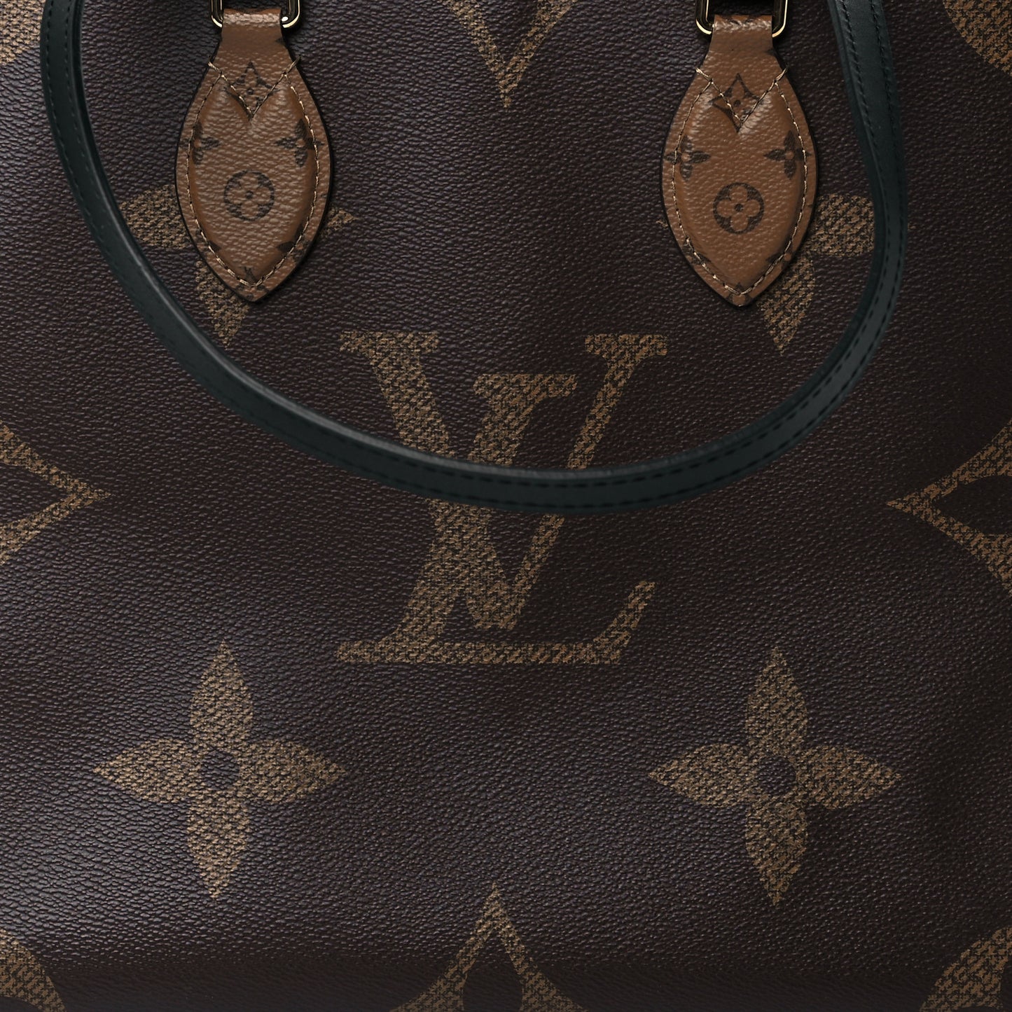 Reverse Monogram Giant Onthego MM