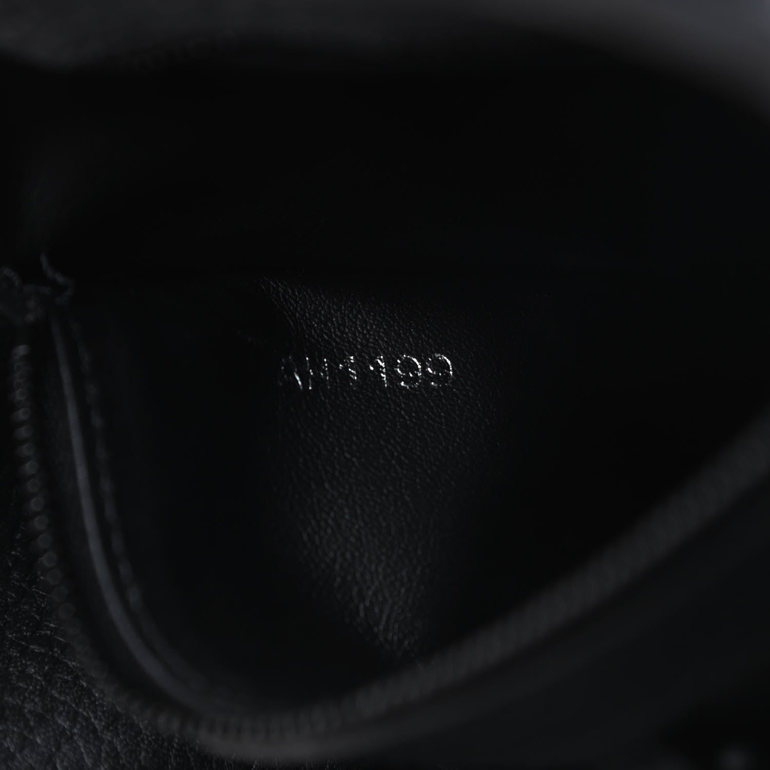 Louis Vuitton Taurillon Capucines BB Matte Black 7 of 14