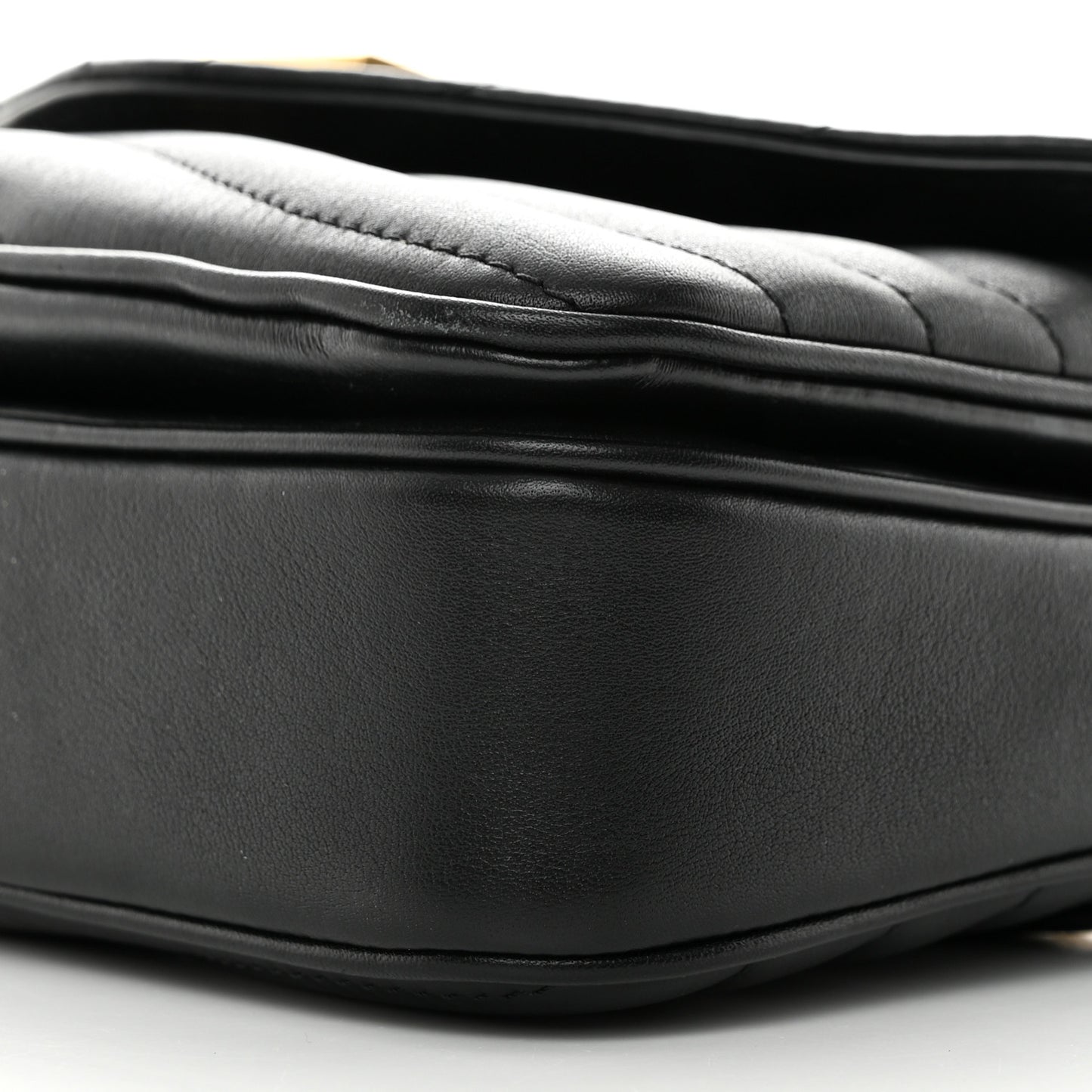 Calfskin New Wave Chain PM NM Black
