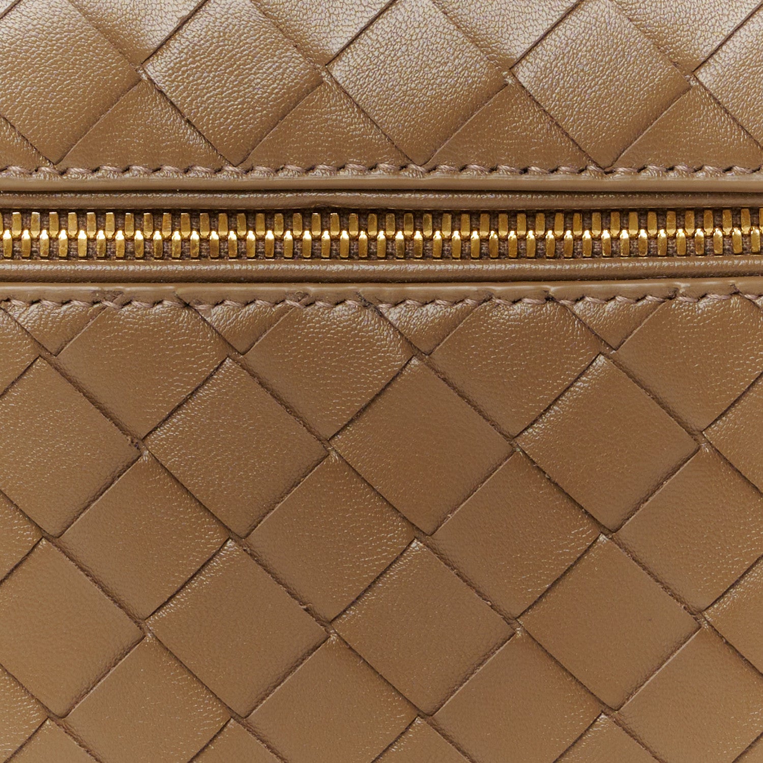 Bottega Veneta Nappa Intrecciato Bang Bang Vanity Case Pinecone 8 of 10