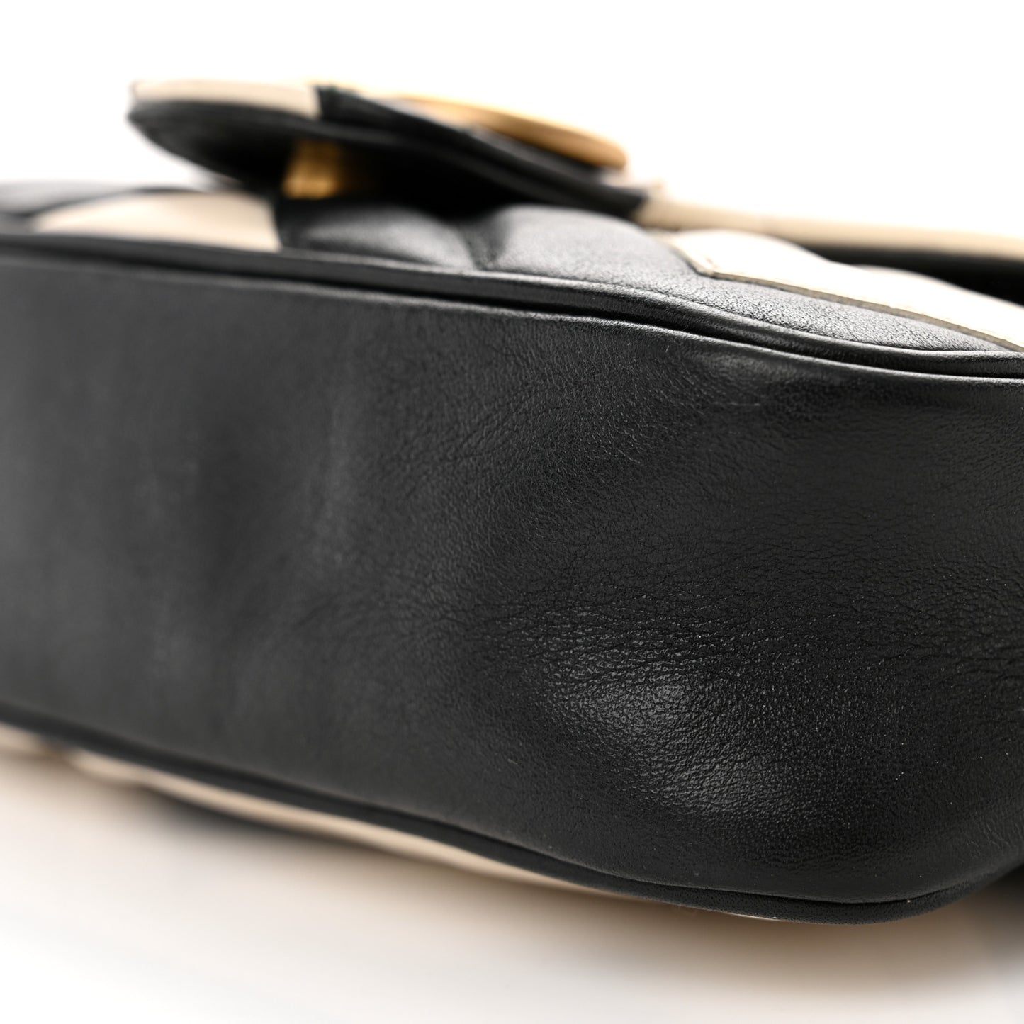 Calfskin Matelasse Super Mini GG Marmont Shoulder Bag Black White