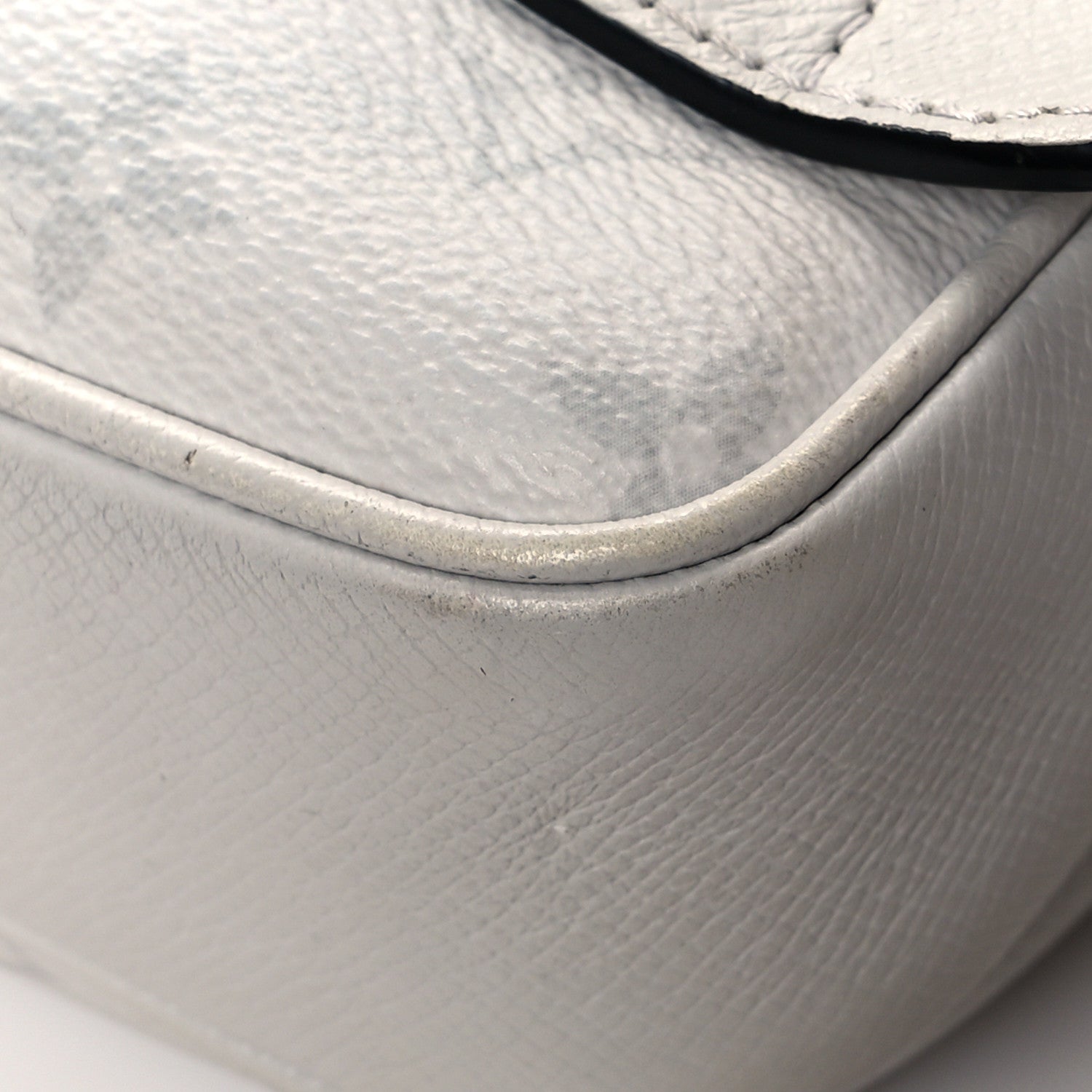 Louis Vuitton Taiga Monogram Outdoor Bumbag White 14 of 14