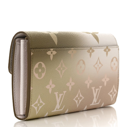 Louis Vuitton Monogram Giant Spring In The City Sarah Wallet NM Sunset Kaki 3 of 11