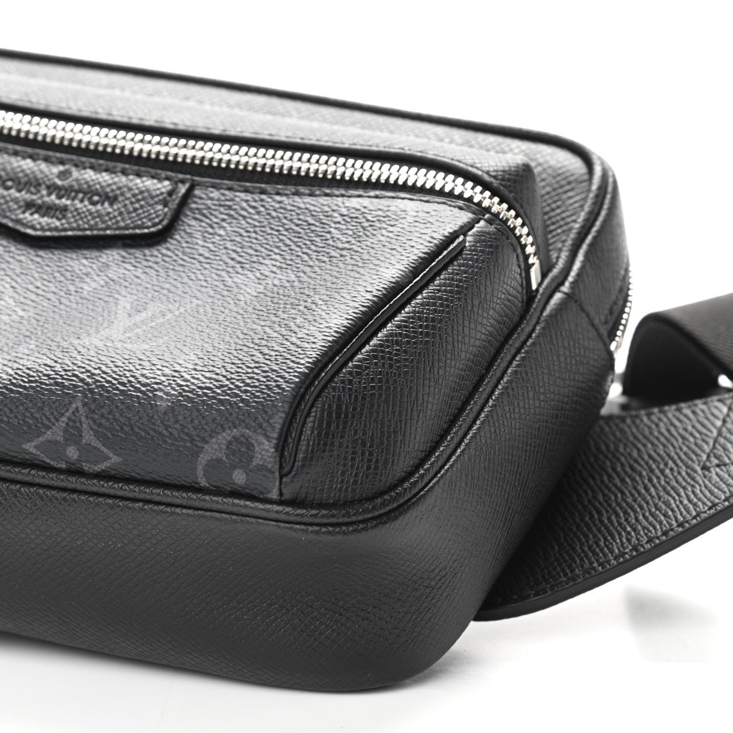 Louis Vuitton Taiga Monogram Outdoor Bumbag Black 9 of 9