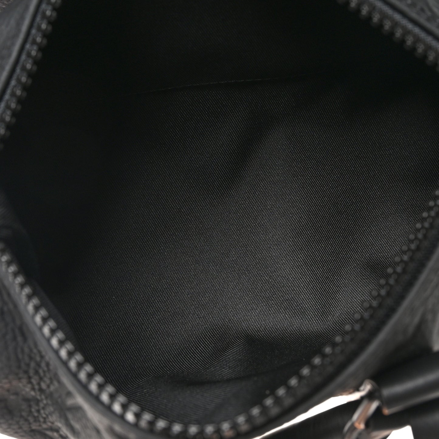 Monogram Taurillon Keepall Bandouliere 25 Black