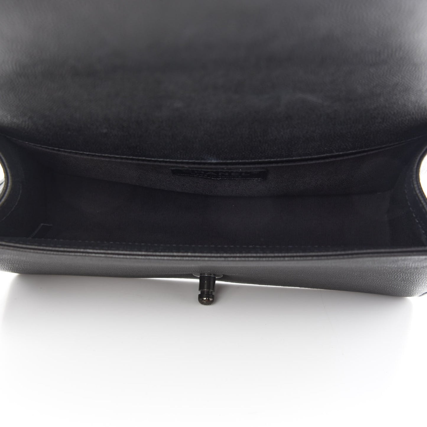 Caviar Quilted Medium Boy Flap So Black