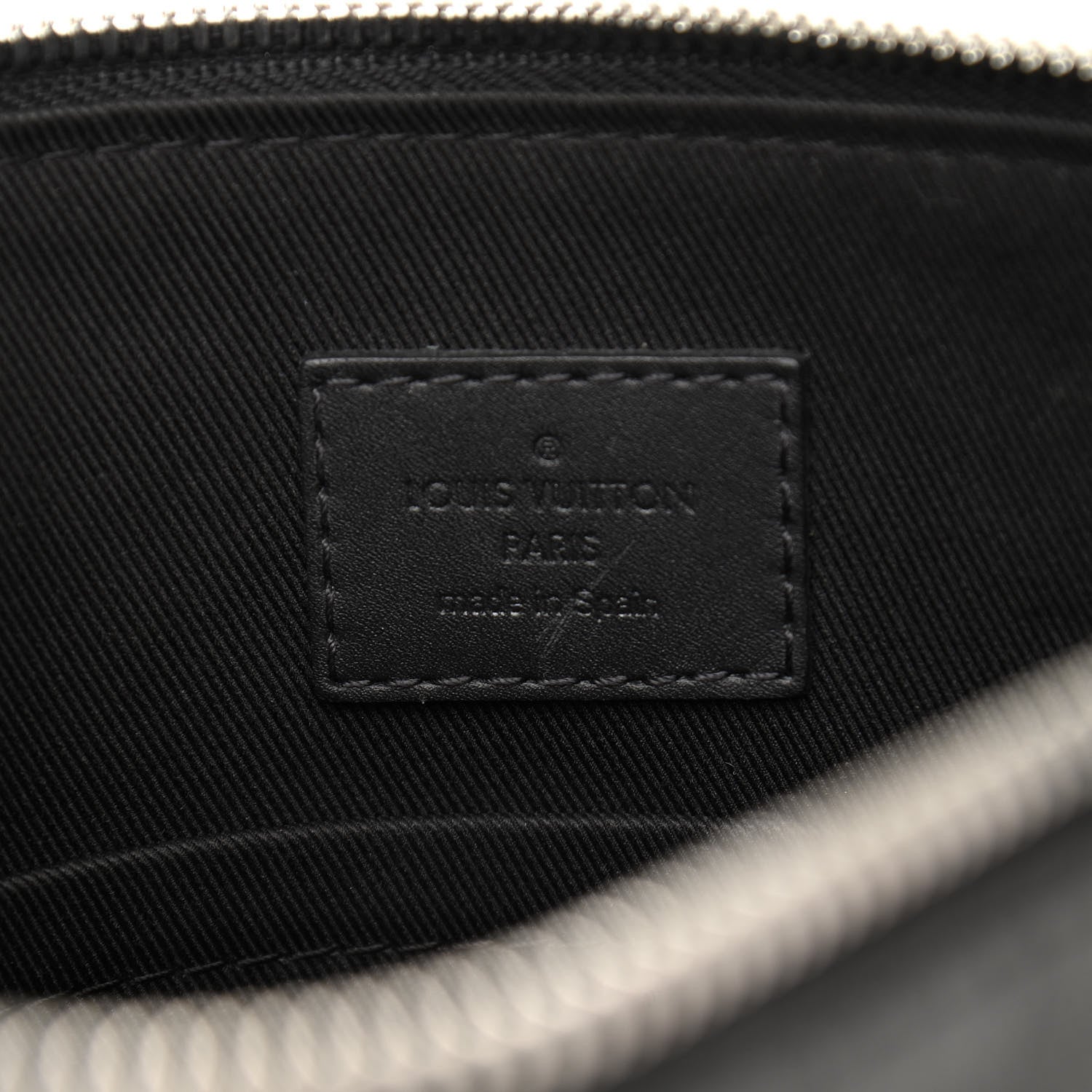 Louis Vuitton Damier Infini Discovery Messenger BB Onyx 6 of 11