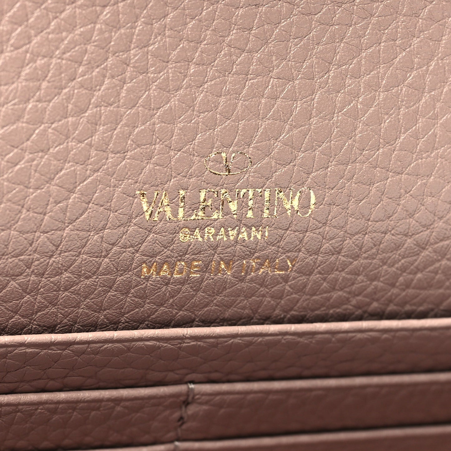 Pebbled Calfskin Rockstud Envelope Wallet on Chain Poudre