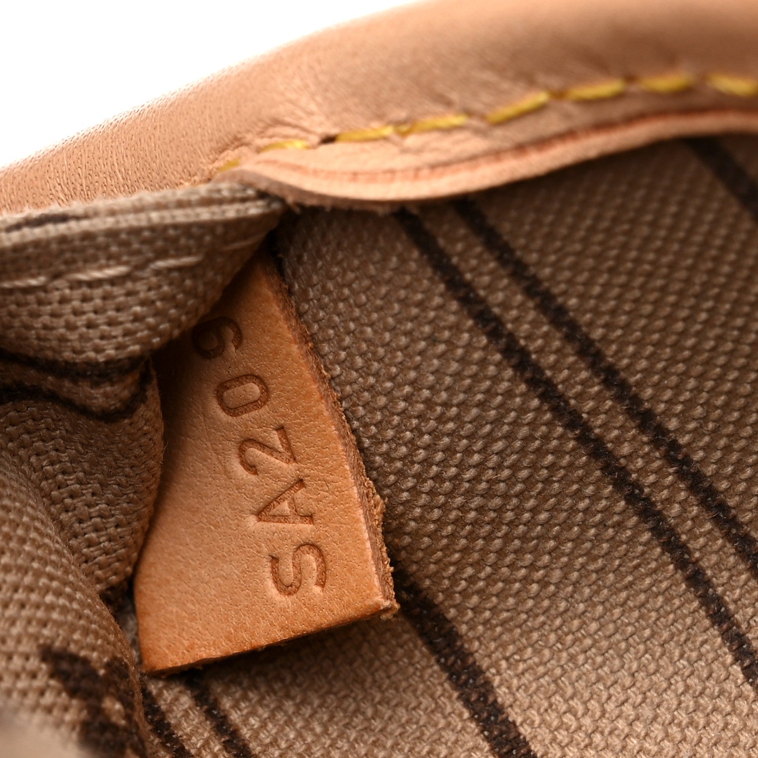 Louis Vuitton Monogram Neverfull MM 6 of 14