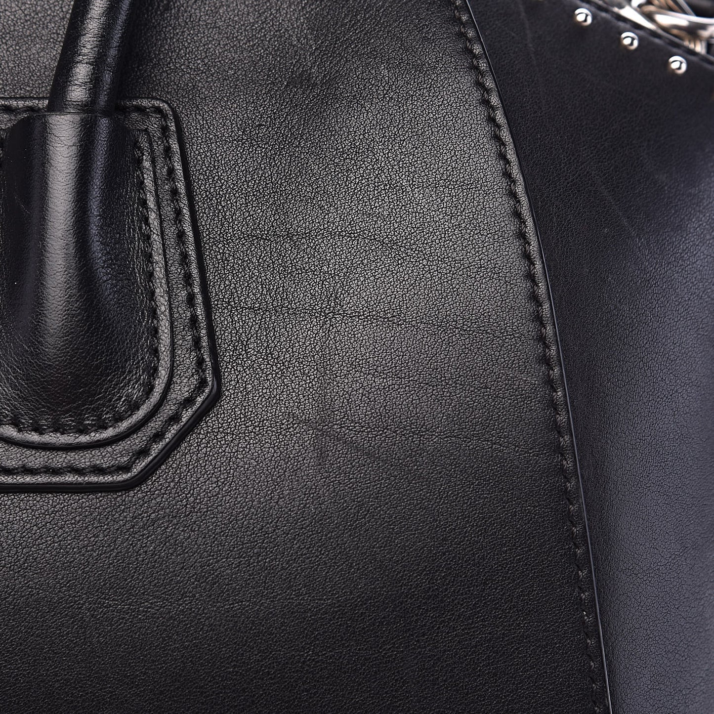 Calfskin Medium Studded Antigona Black