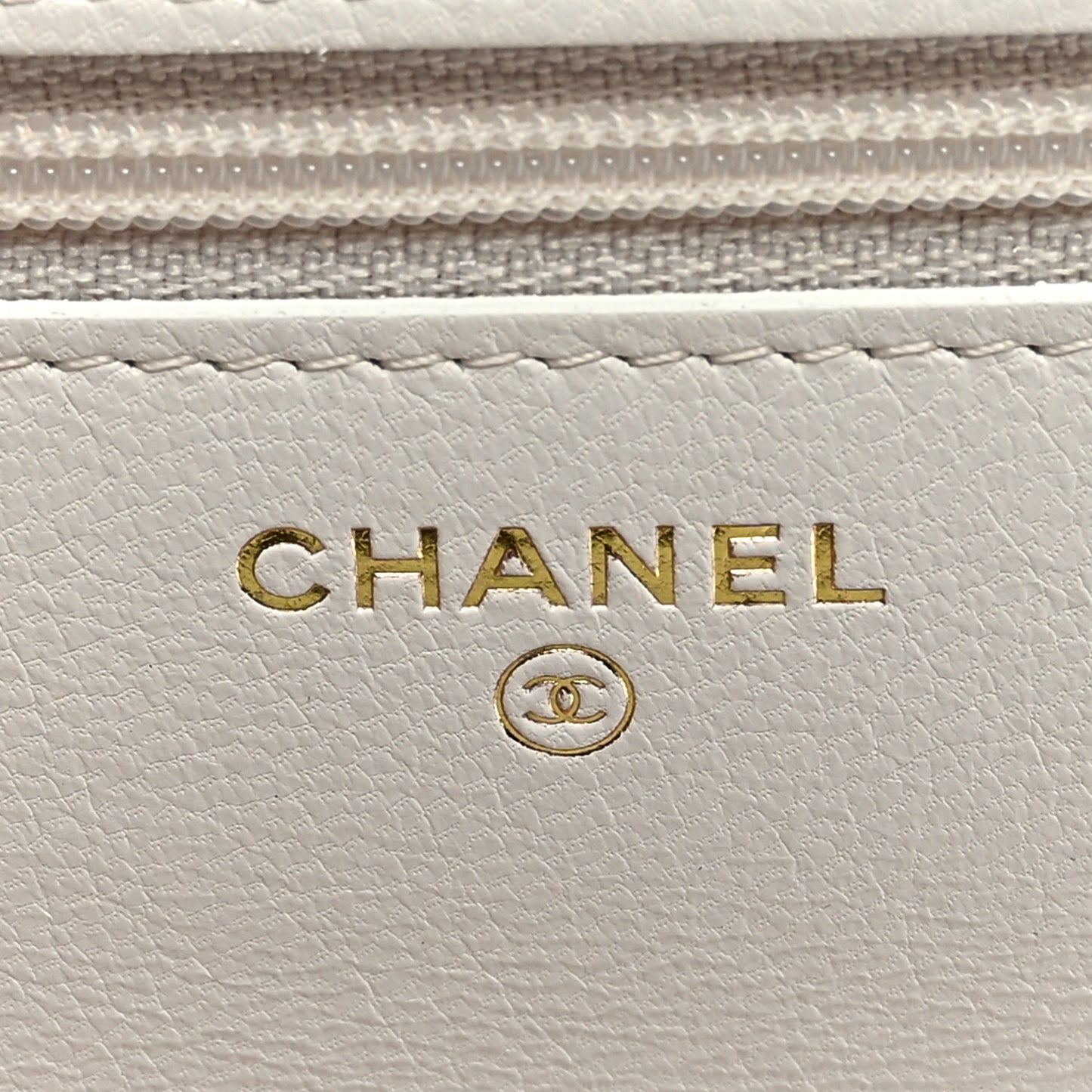 Goatskin Quilted Timeless CC Wallet On Chain WOC White