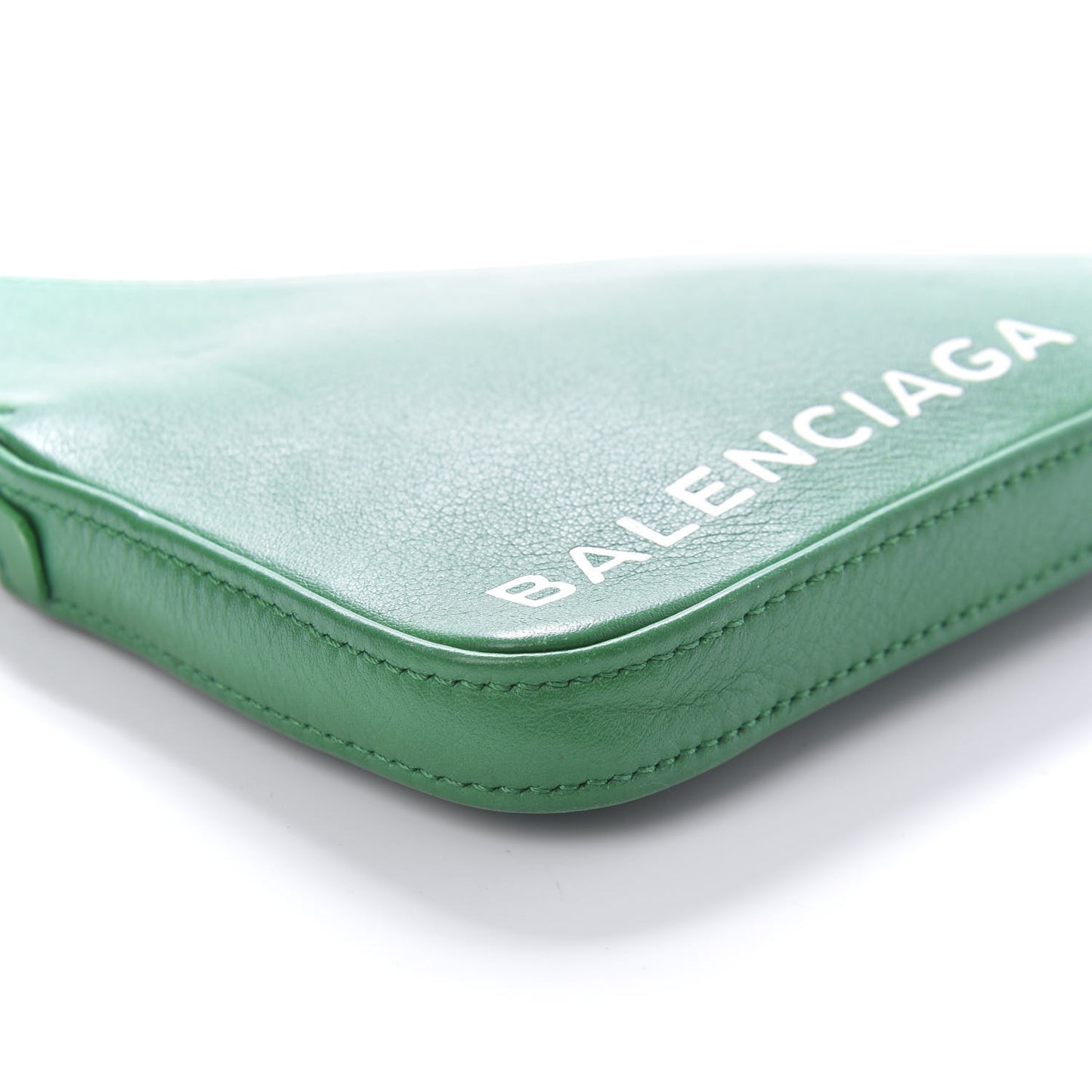 Shiny Day Calfskin Triangle Pouch S Vert Irlandais