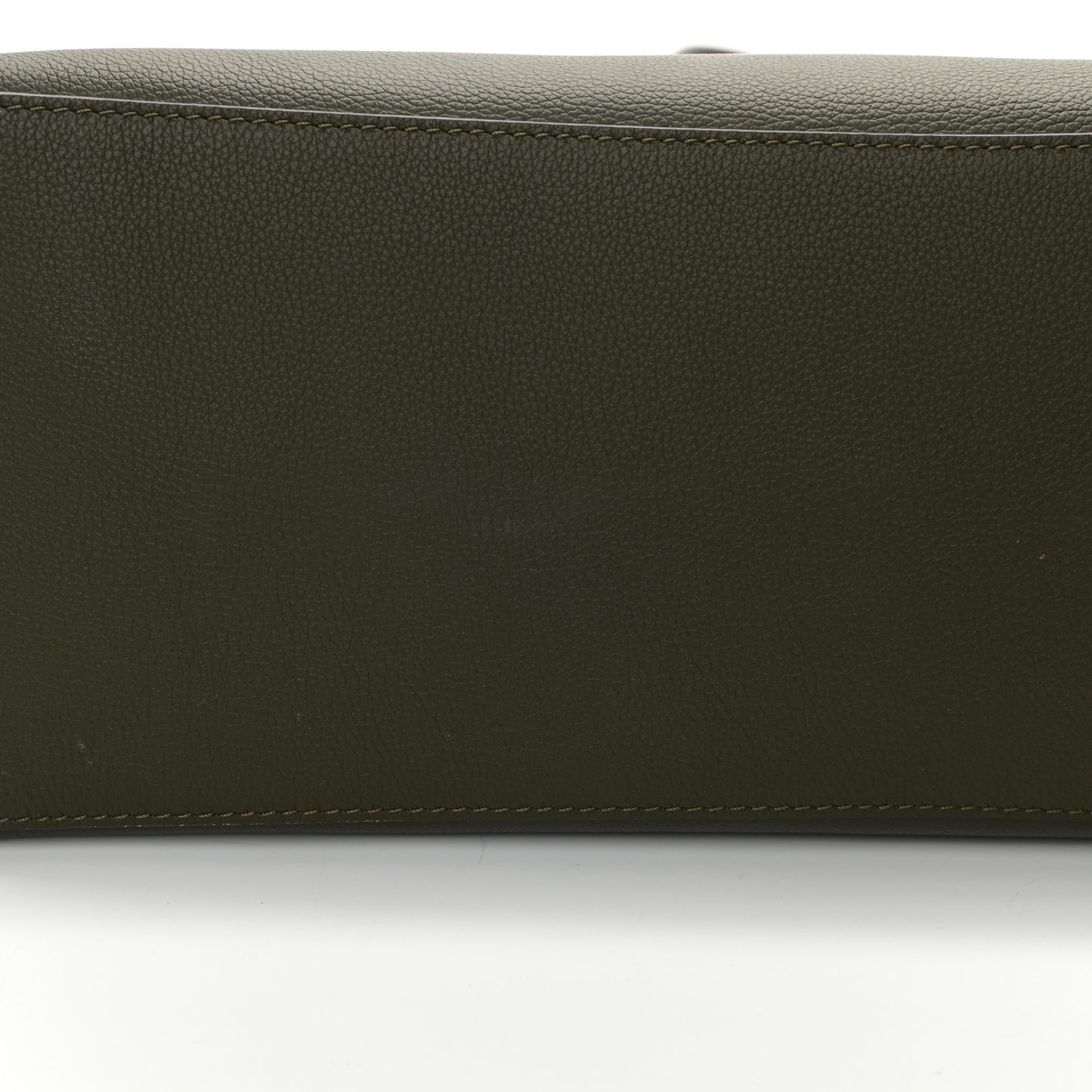 Grained Calfskin Lockme Shopper Kaki