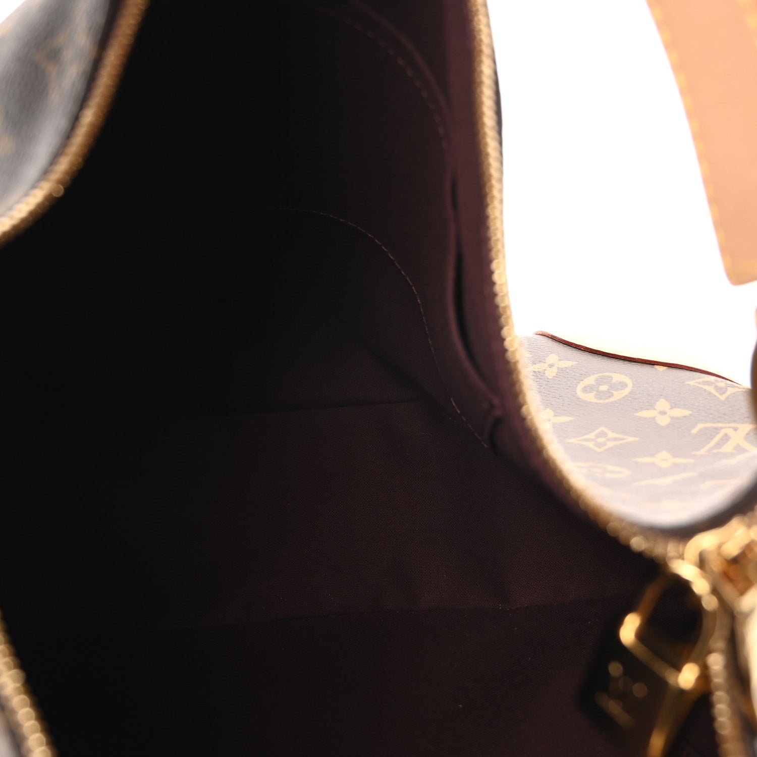 Louis Vuitton Monogram Berri MM 5 of 9