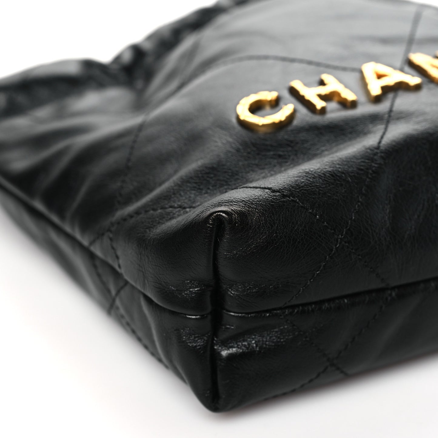 Shiny Crumpled Calfskin Quilted Pearl Mini Chanel 22 Black