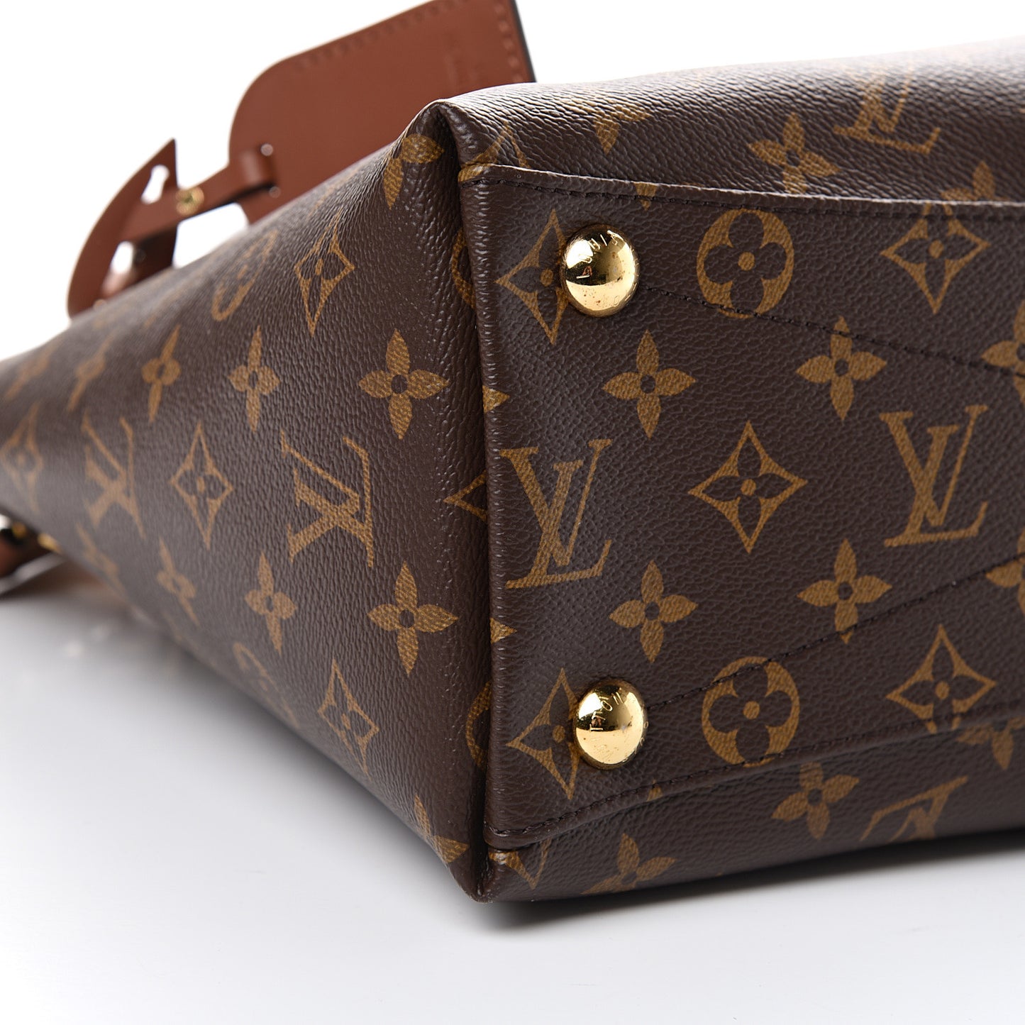 Monogram V Tote MM Safran