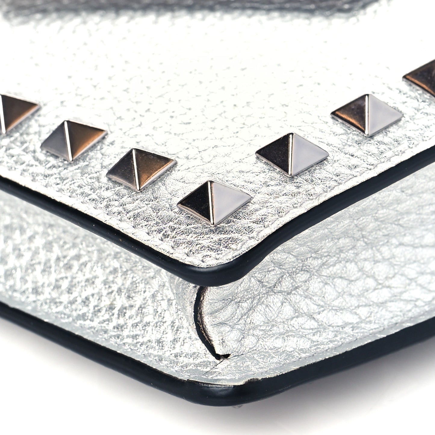 Metallic Pebbled Calfskin Rockstud Phone Case With Chain Silver