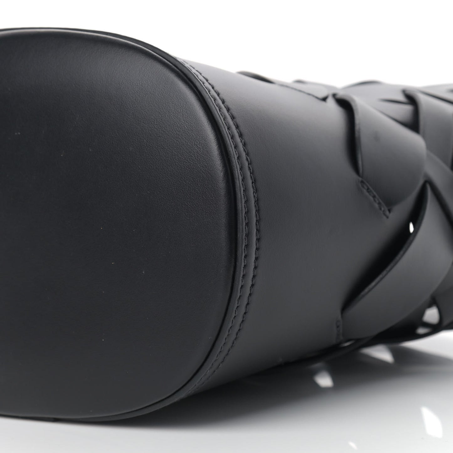 Vitello Intreccio Bucket Bag Black