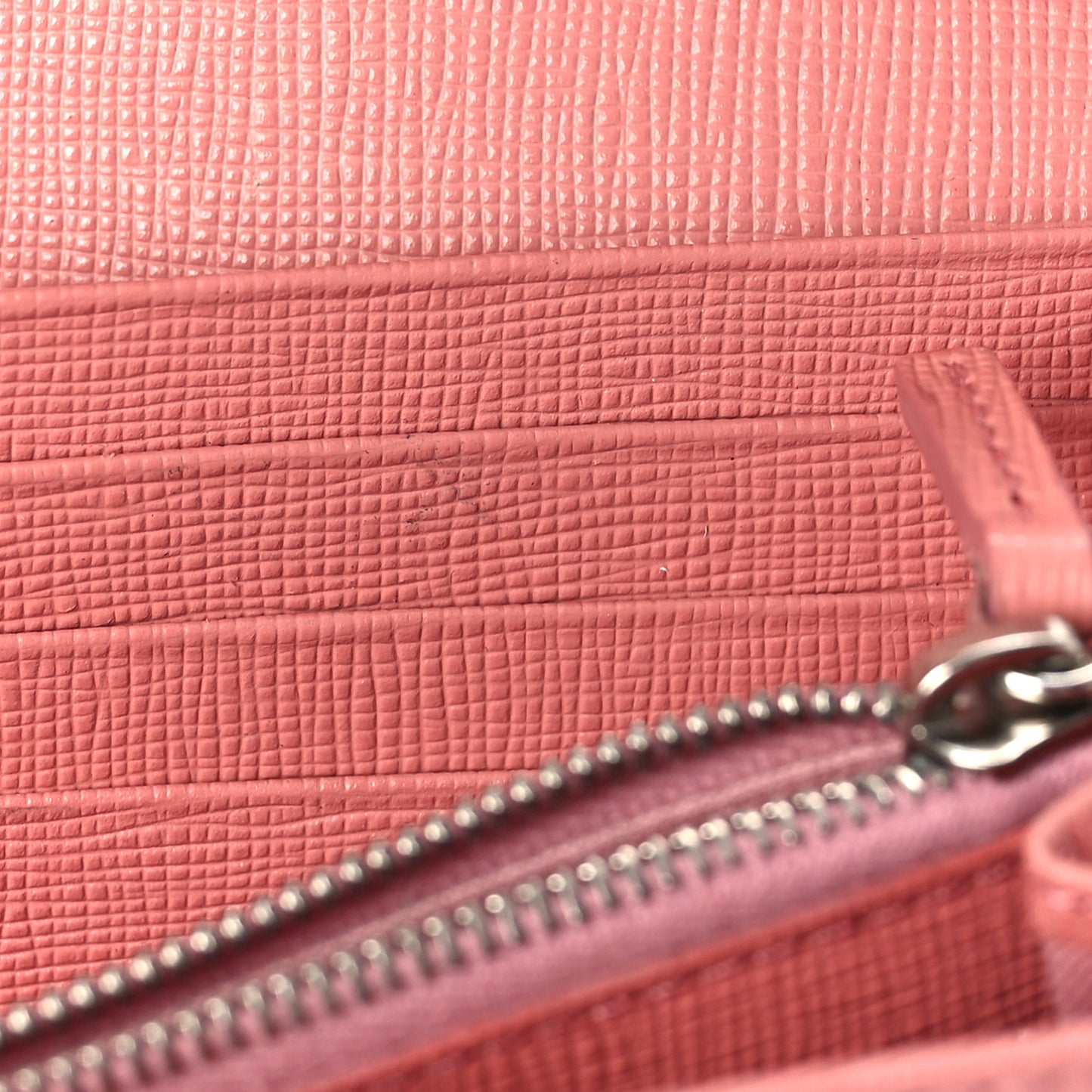 Vitello Elite Crystal Eye Monster Continental Wallet on Chain Grigio Polvere Ribes Multicolor