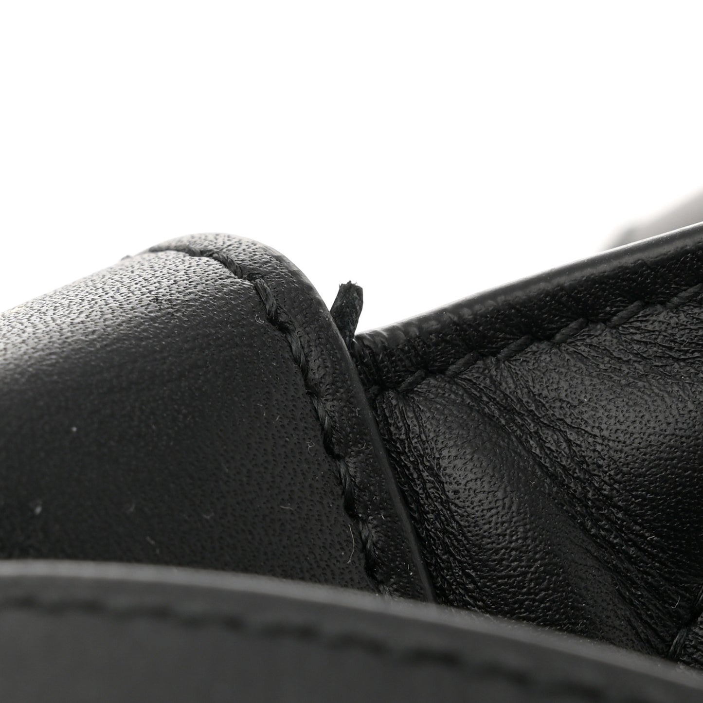 Calfskin Macrocannage Medium Toujours Black