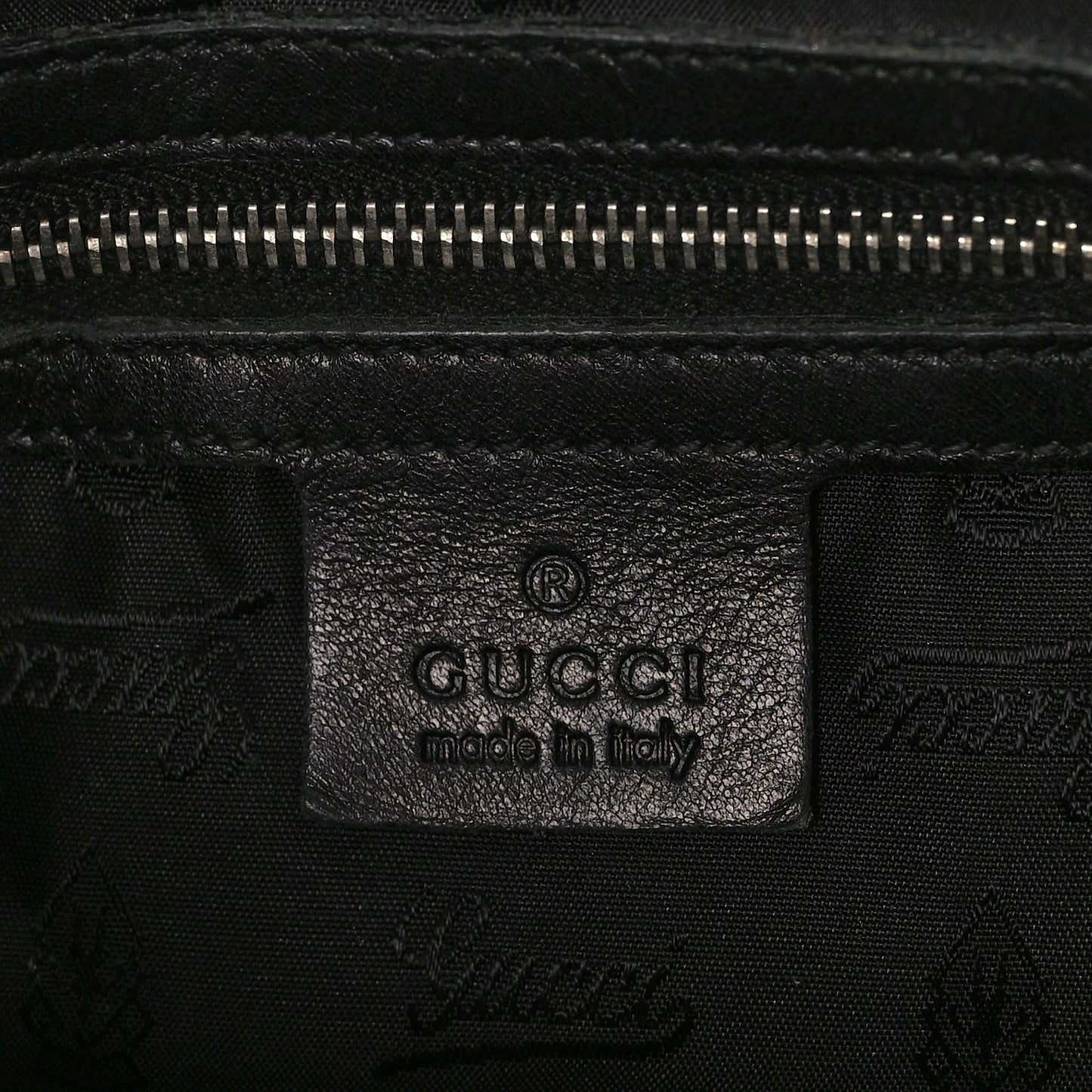 Dialux Queen Bow Hobo Black