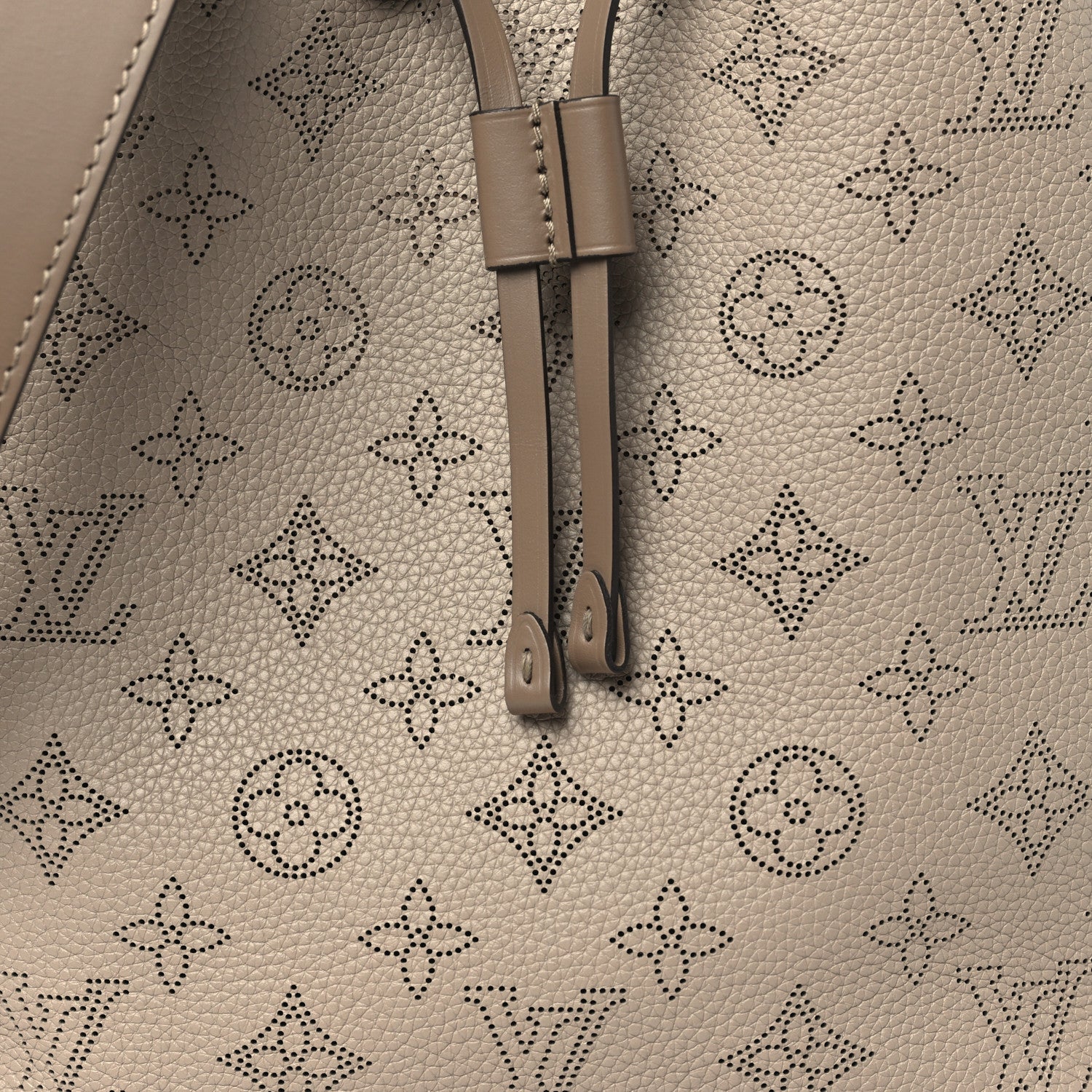 Louis Vuitton Mahina Muria Galet 7 of 9