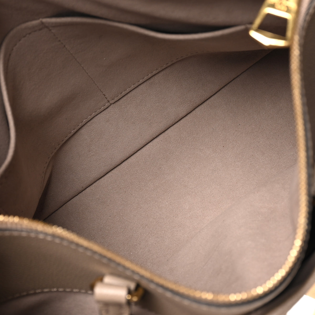 Louis Vuitton Empreinte Monogram Giant Trianon MM Tourterelle 5 of 9