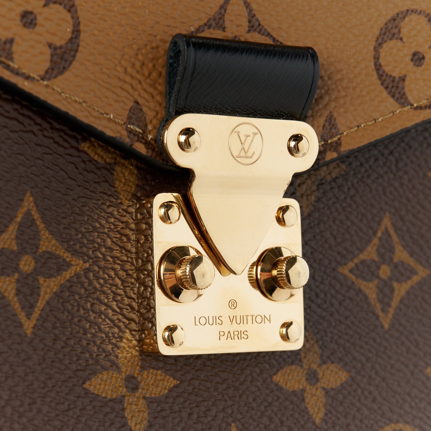 Reverse Monogram Pochette Metis