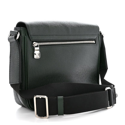 Louis Vuitton Taiga District PM Epicea 3 of 10