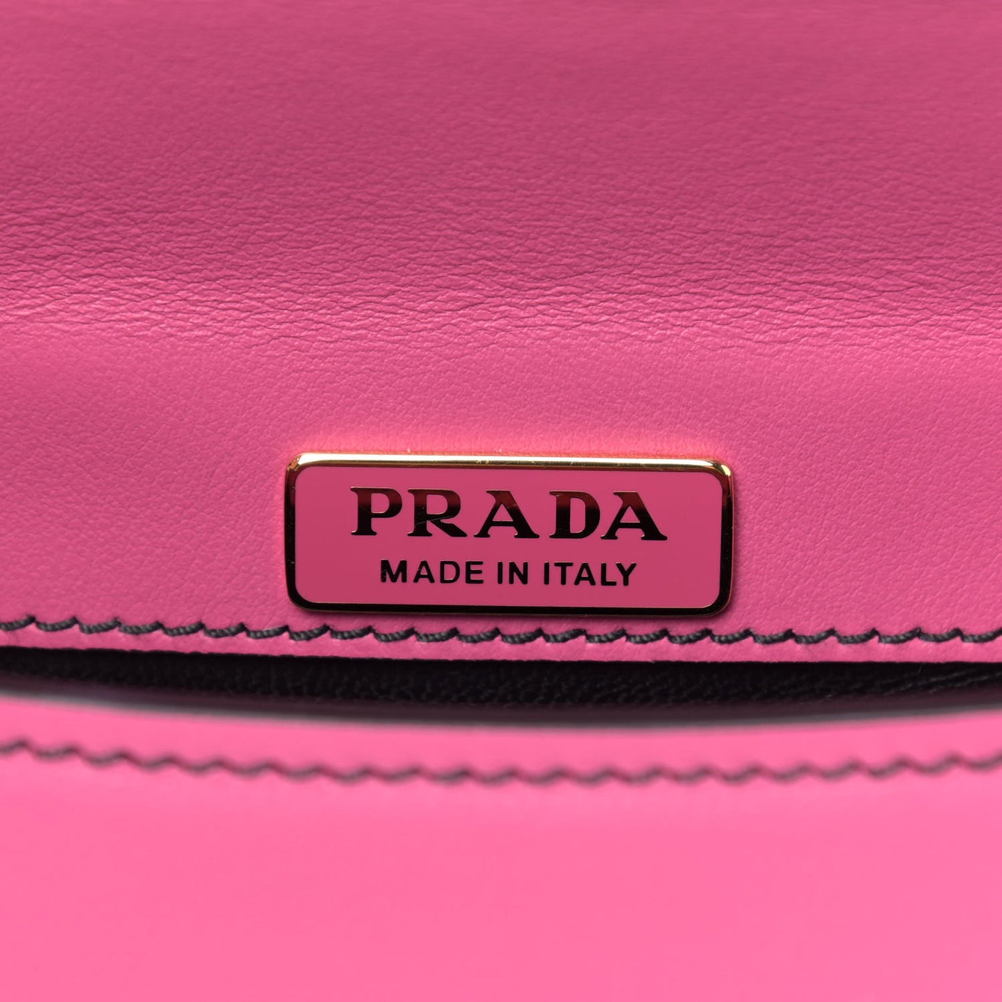 City Calfskin Saffiano Cahier Crossbody Bag Fuxia Black