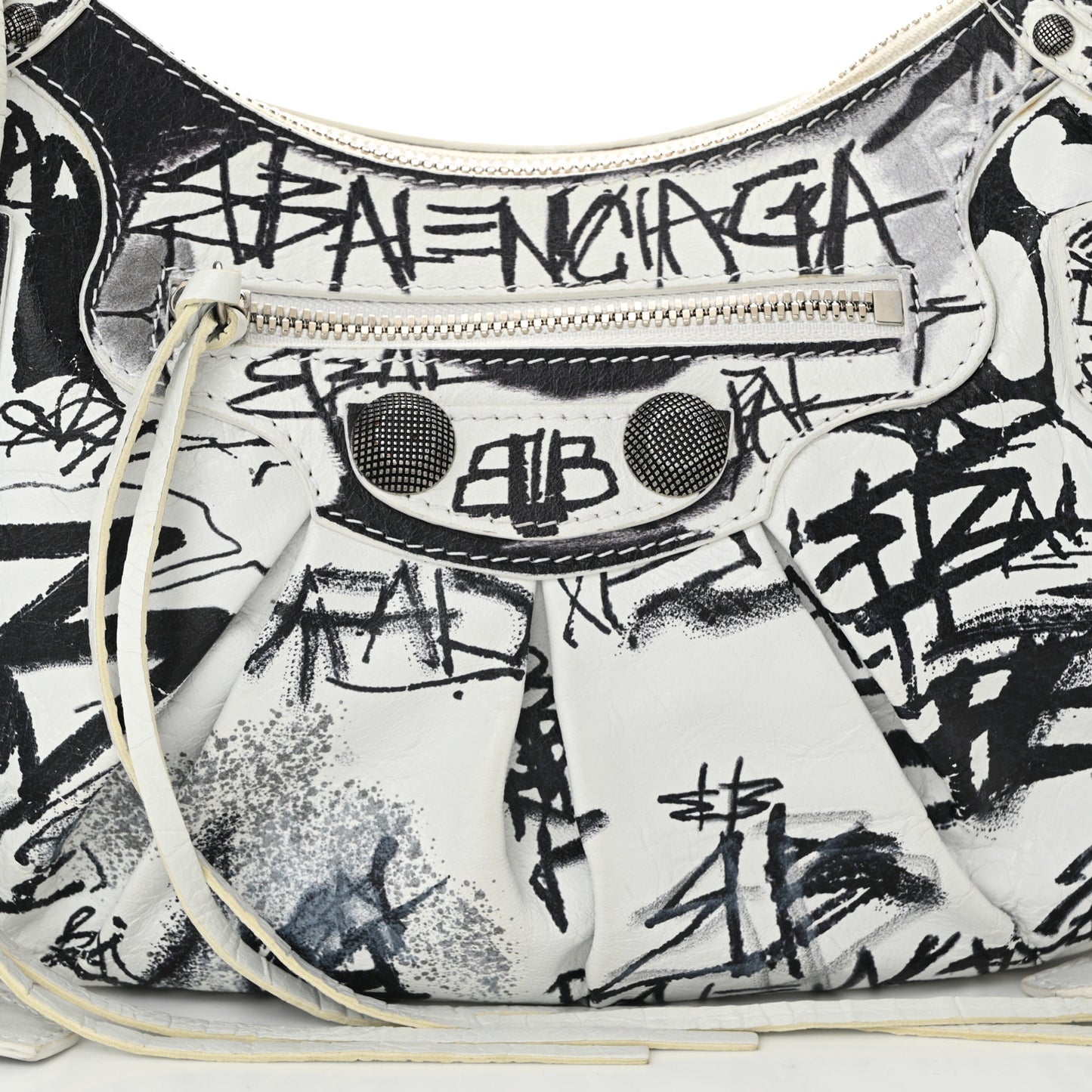 Agneau Arena Graffiti Small Le Cagole Shoulder Bag White Black