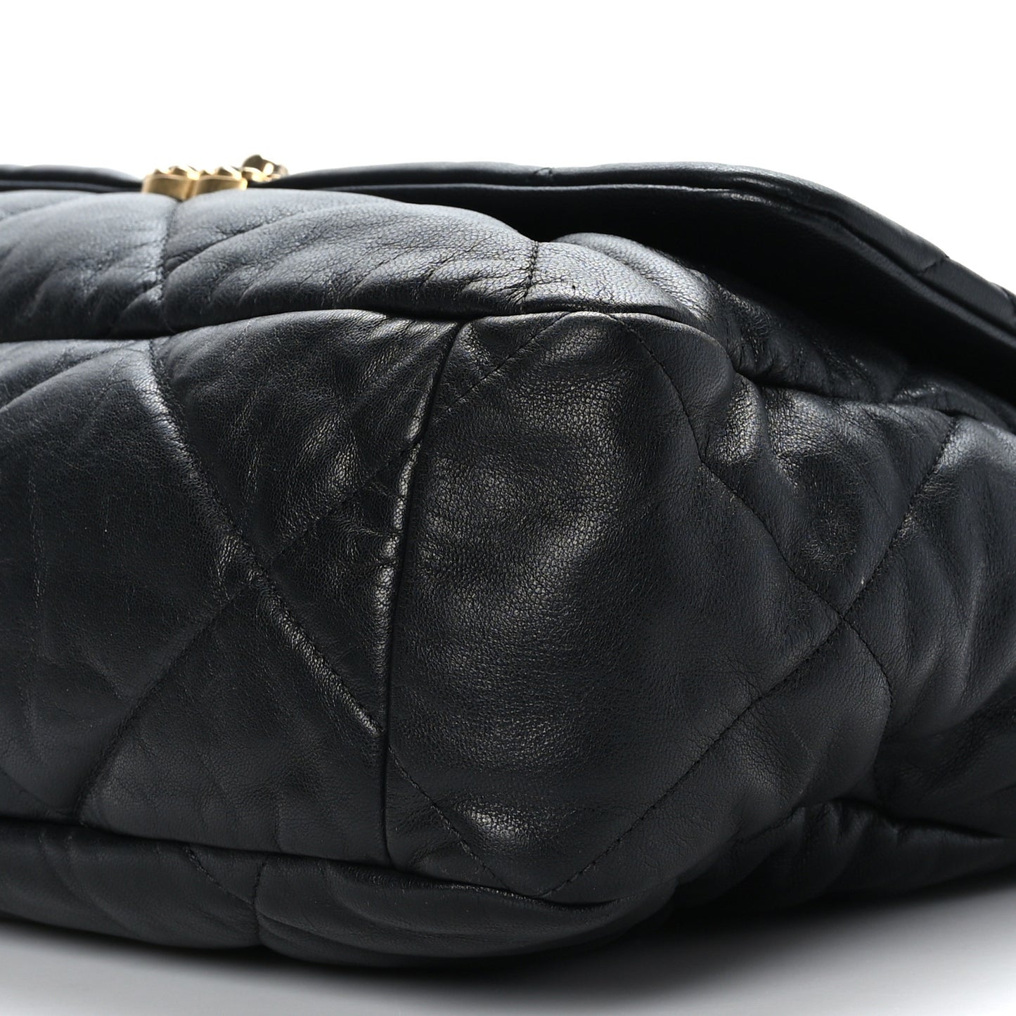 Shiny Goatskin Quilted Maxi Chanel 19 Flap Black