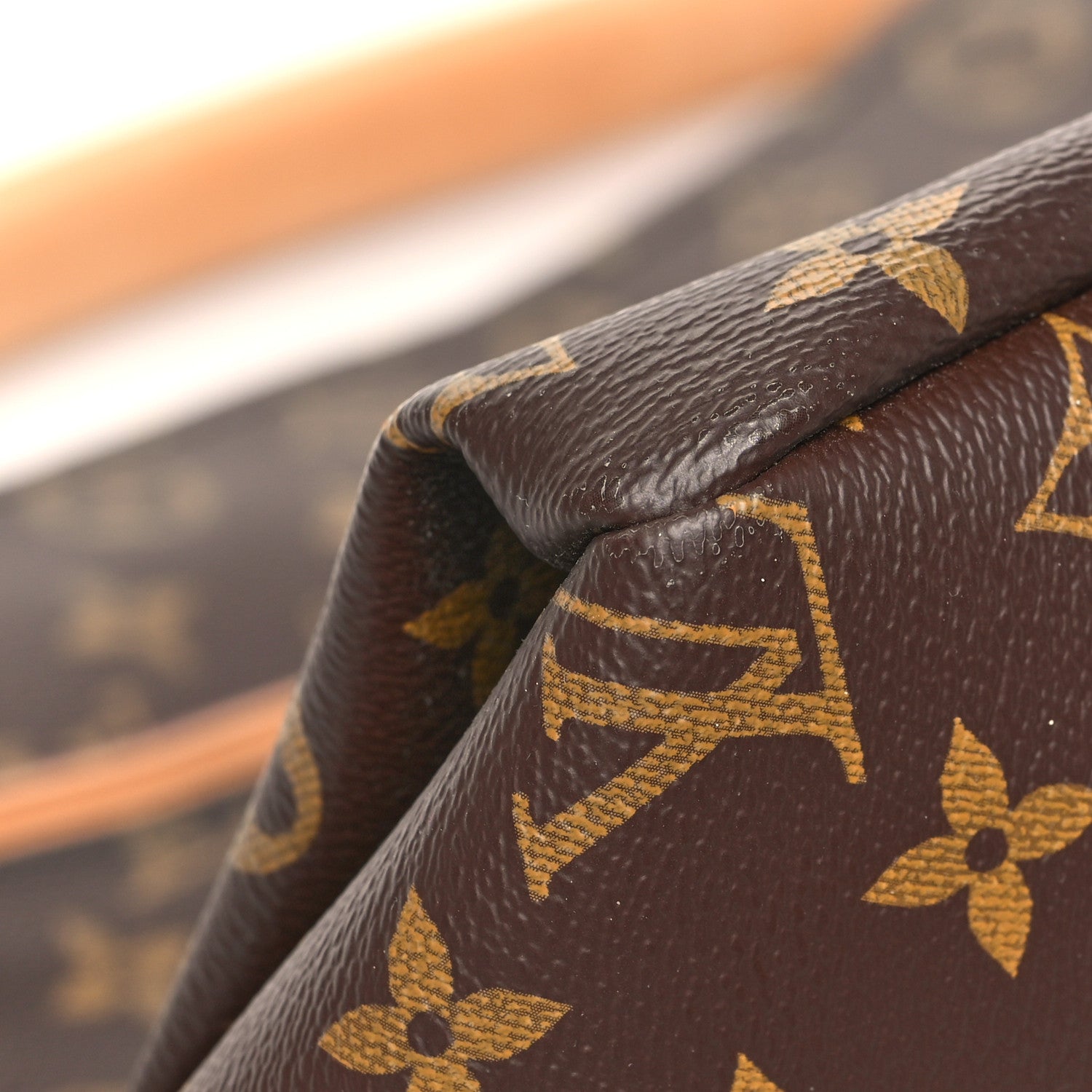 Louis Vuitton Monogram Artsy MM 8 of 11