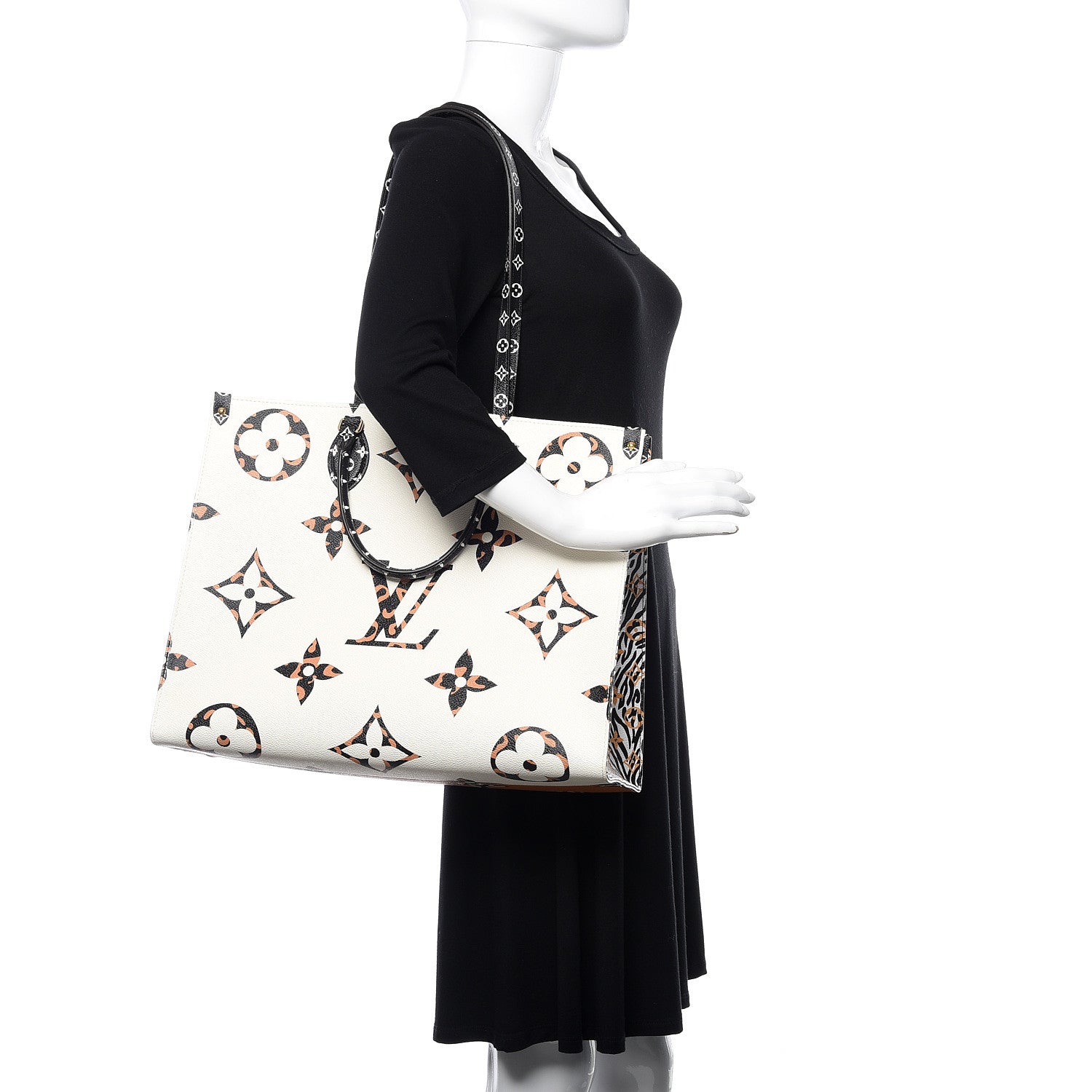 Louis Vuitton Monogram Giant Jungle Onthego GM Ivory 3 of 10