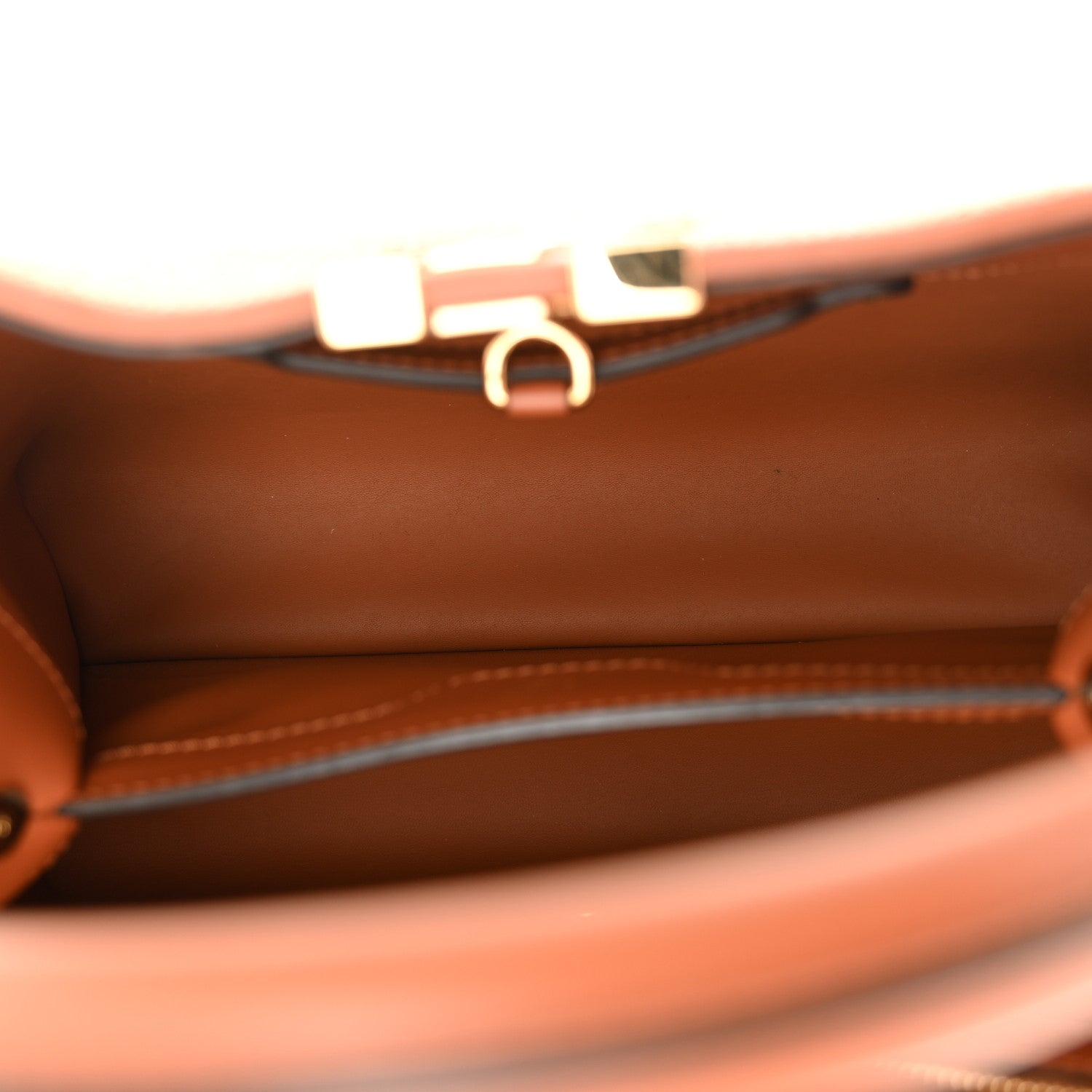 Louis Vuitton Raffia Capucines MM Caramel Ecru 5 of 10