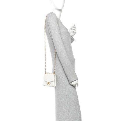 Chanel Goatskin Chic Pearls Clutch On Chain White 2 of 10