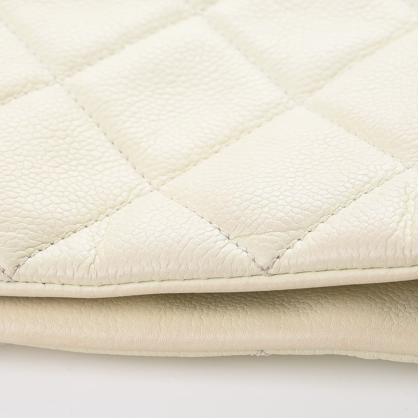 Caviar Quilted Expandable Zip Shoulder Bag Ivory