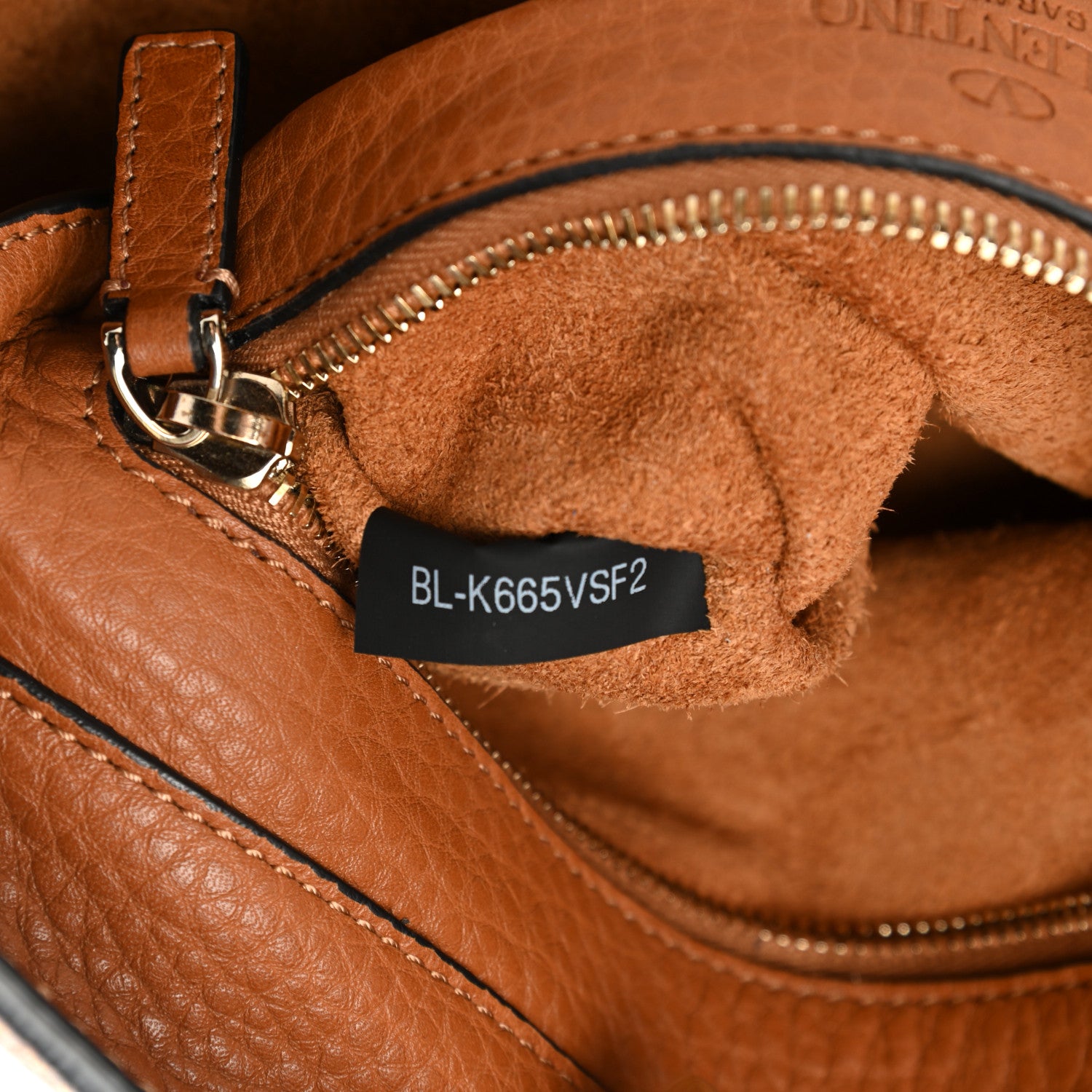 Valentino Garavani Pebbled Calfskin Large Rockstud Flip-Lock Messenger Bag Light Cuir 7 of 10