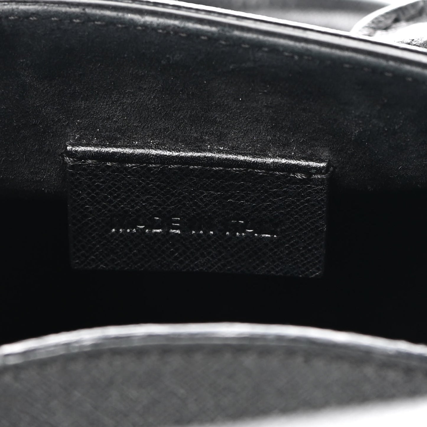 Grained Calfskin Small Heroine Black