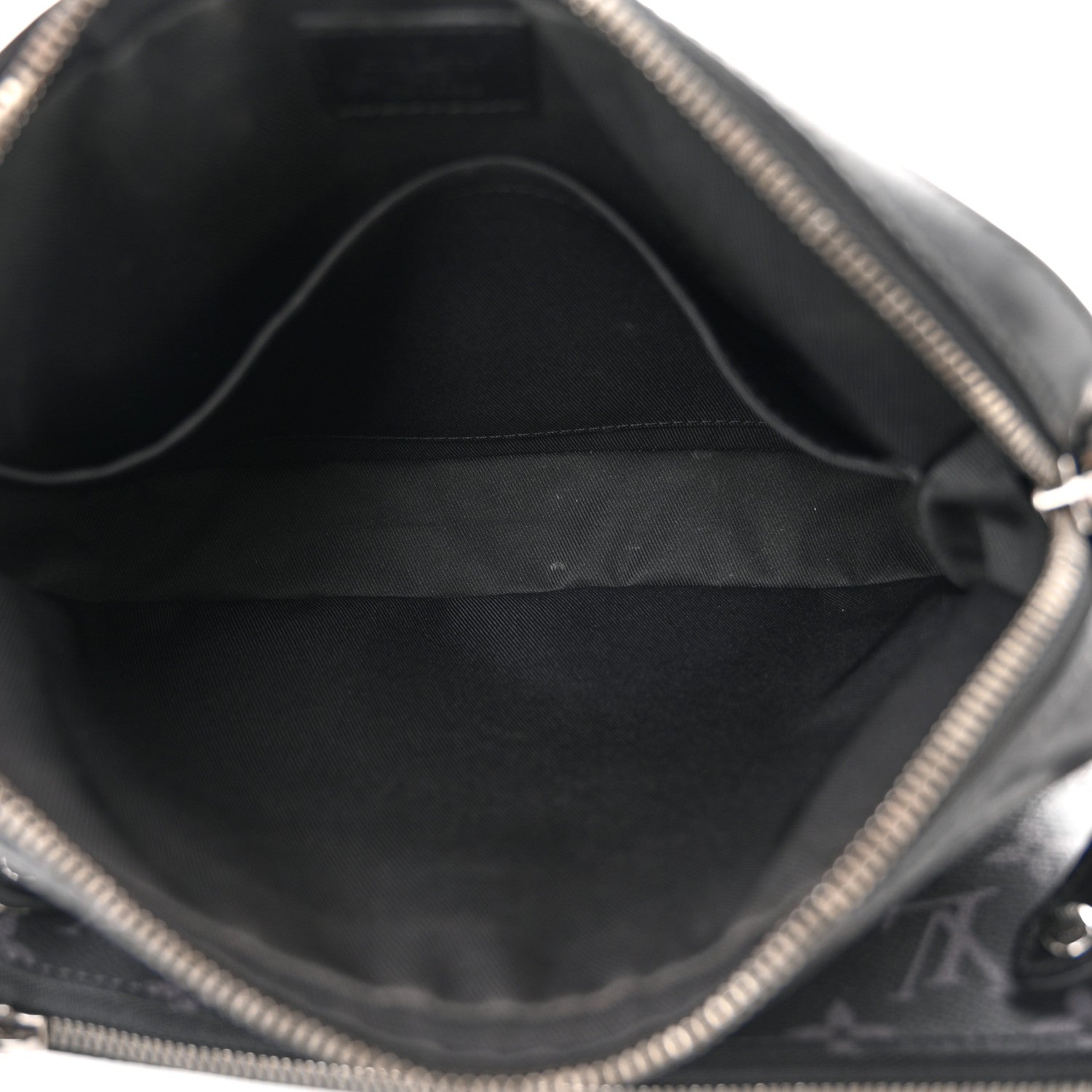 Louis Vuitton Reverse Monogram Eclipse Trio Messenger 5 of 10
