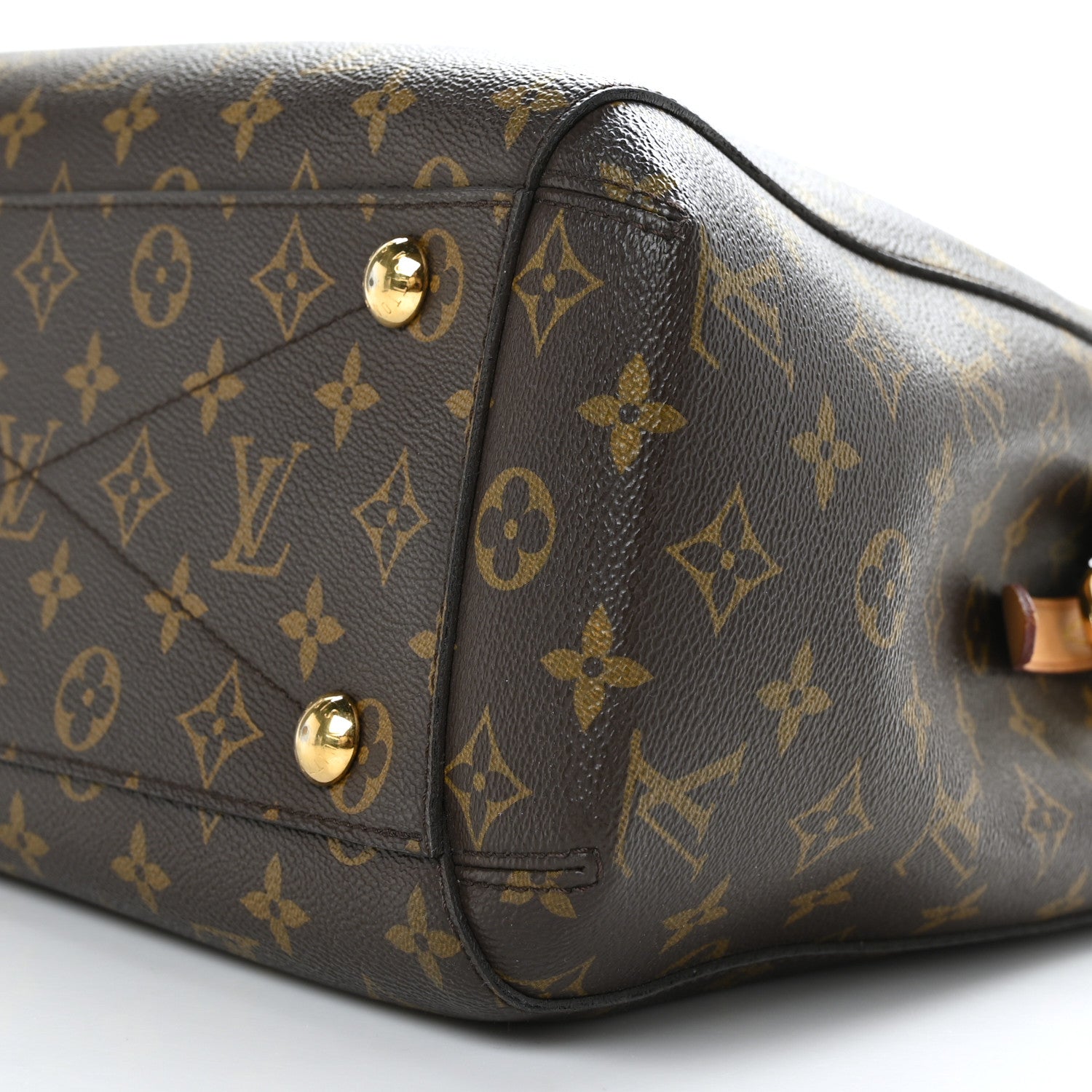 Louis Vuitton Monogram Montaigne MM 9 of 9