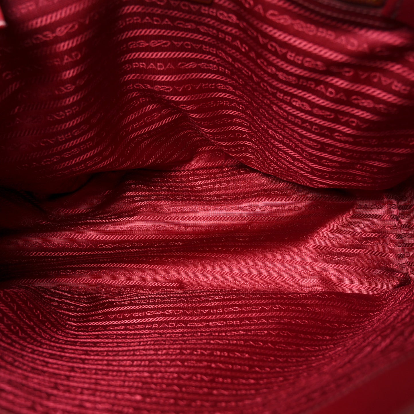 Saffiano Lux Extra Large Galleria Double Zip Tote Cherry