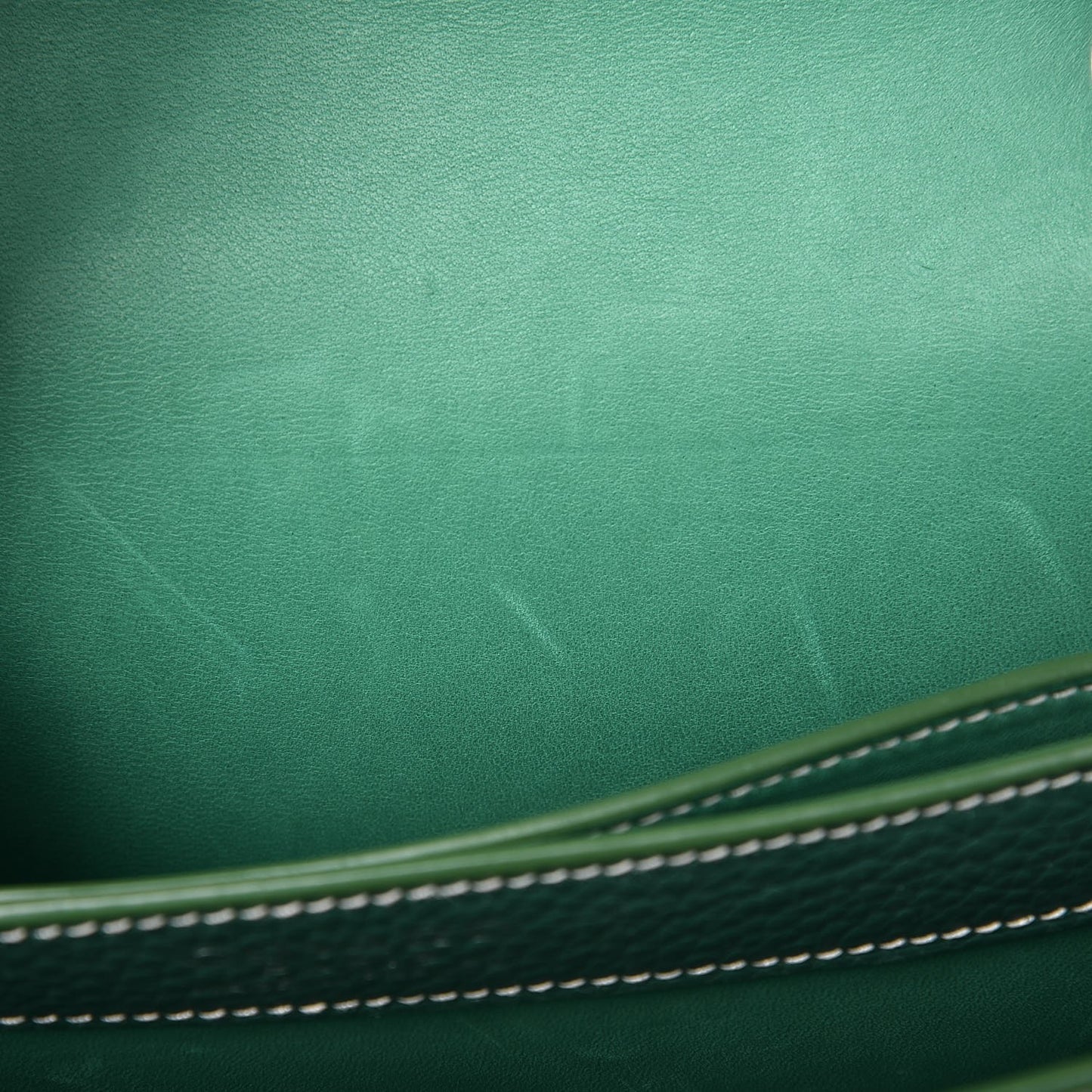 Taurillon 233 Shoulder Bag Green