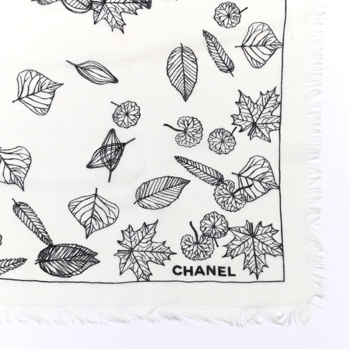 Cashmere CC Logo Leaves Scarf White Black