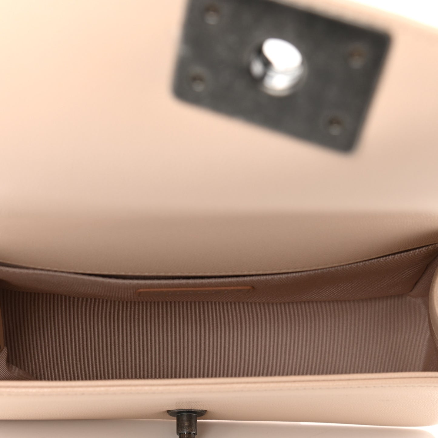 Caviar Chevron Quilted Medium Boy Flap Light Beige