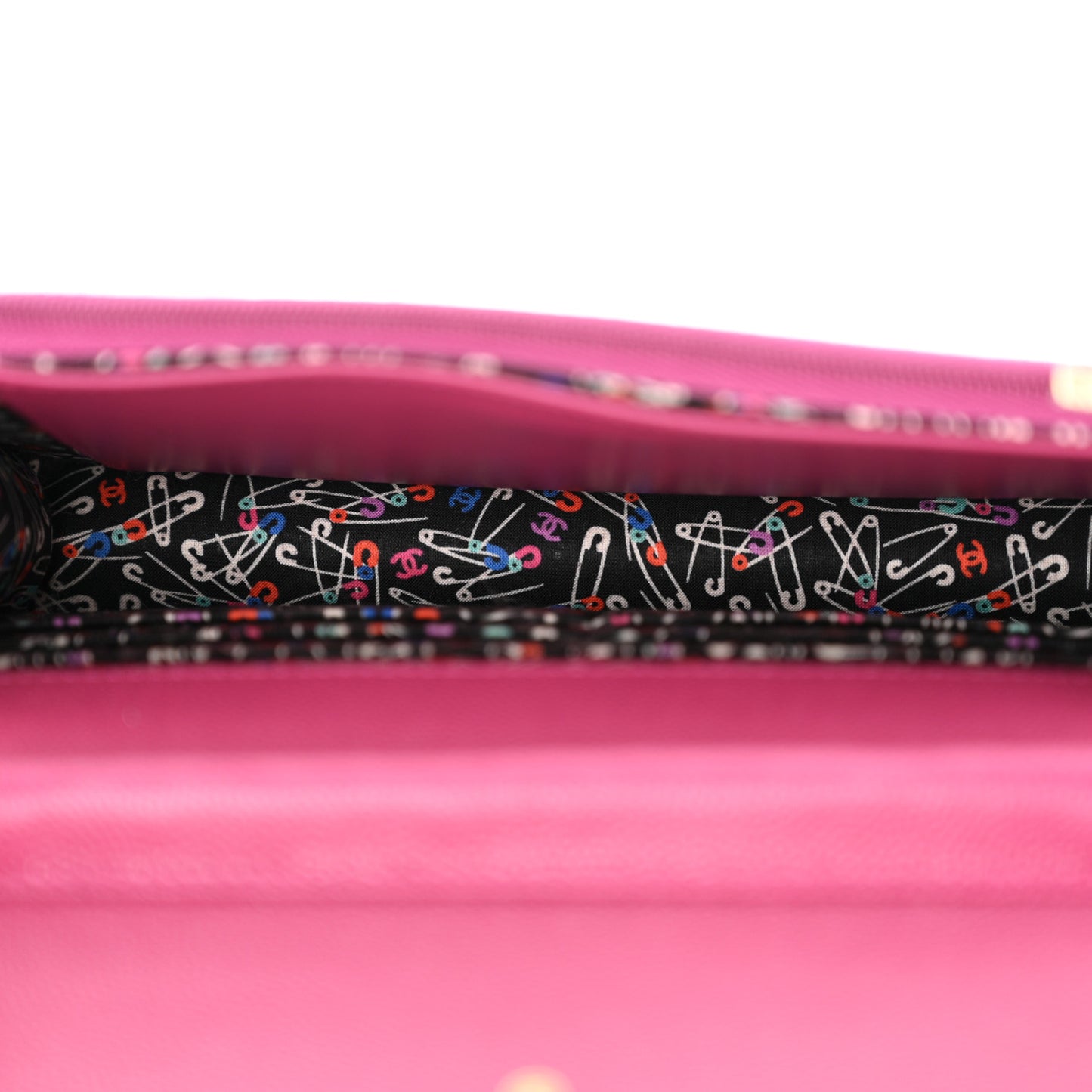 Caviar Quilted Chain CC Quilted Wallet On Chain WOC Fuchsia