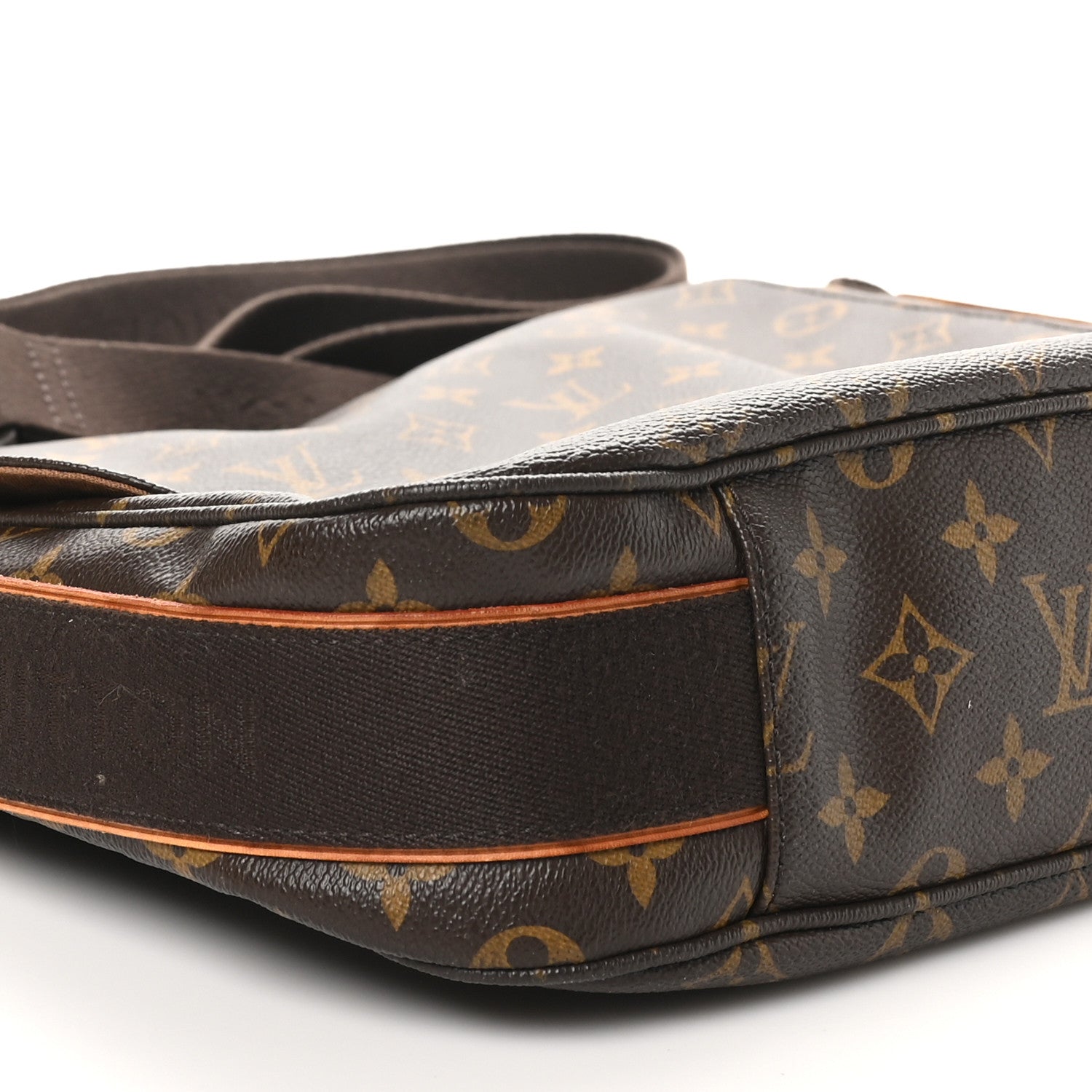 Louis Vuitton Monogram Beaubourg MM Messenger Bag 8 of 9