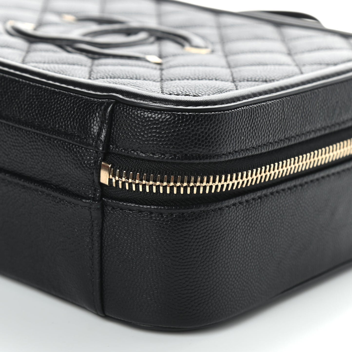 Caviar Quilted Medium CC Filigree Vanity Case Black